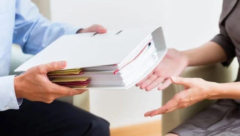 Quy định mới về vận chuyển, giao, nhận và mang tài liệu, vật chứa bí mật nhà nước- Ảnh 1.