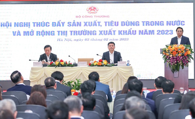 Thủ tướng: Thúc đẩy sản xuất, tiêu dùng trong nước và mở rộng thị trường xuất khẩu; tự cường, tự chủ trong lĩnh vực công nghiệp