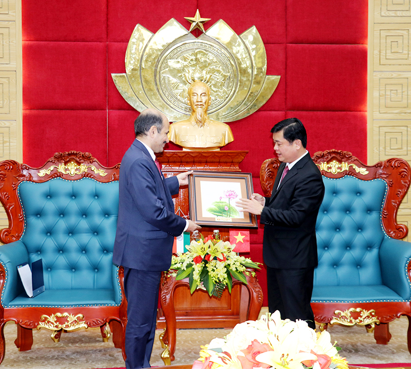 Anh-tin-bai