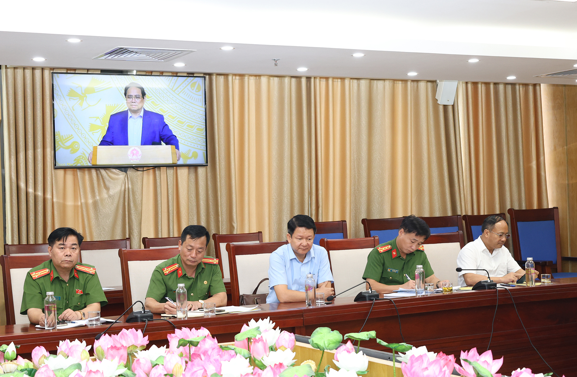 Các đại biểu tham dự hội nghị tại điểm cầu tỉnh Nghệ An