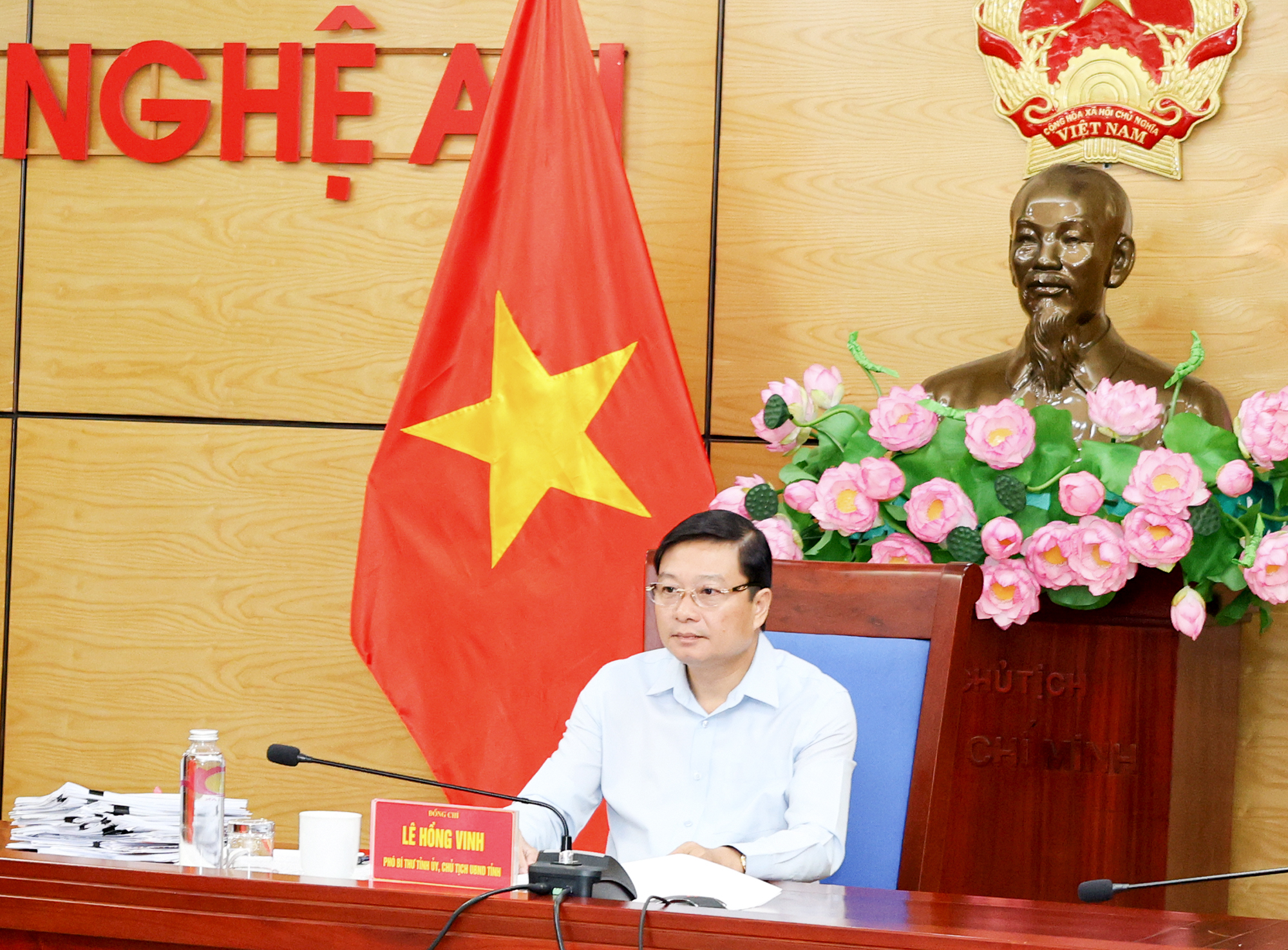 Chủ tịch UBND tỉnh Lê Hồng Vinh chủ trì điểm cầu tỉnh Nghệ An