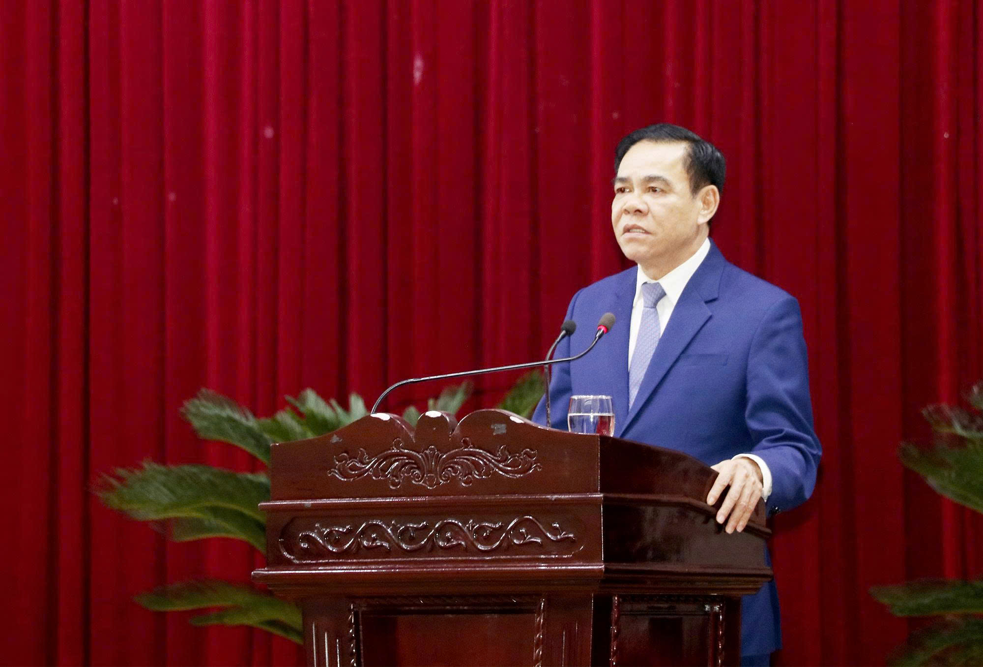 Mong muốn đại biểu HĐND tỉnh, cử tri và Nhân dân đồng hành cùng UBND tỉnh thực hiện mục tiêu đưa Nghệ An phát triển toàn diện, bền vững