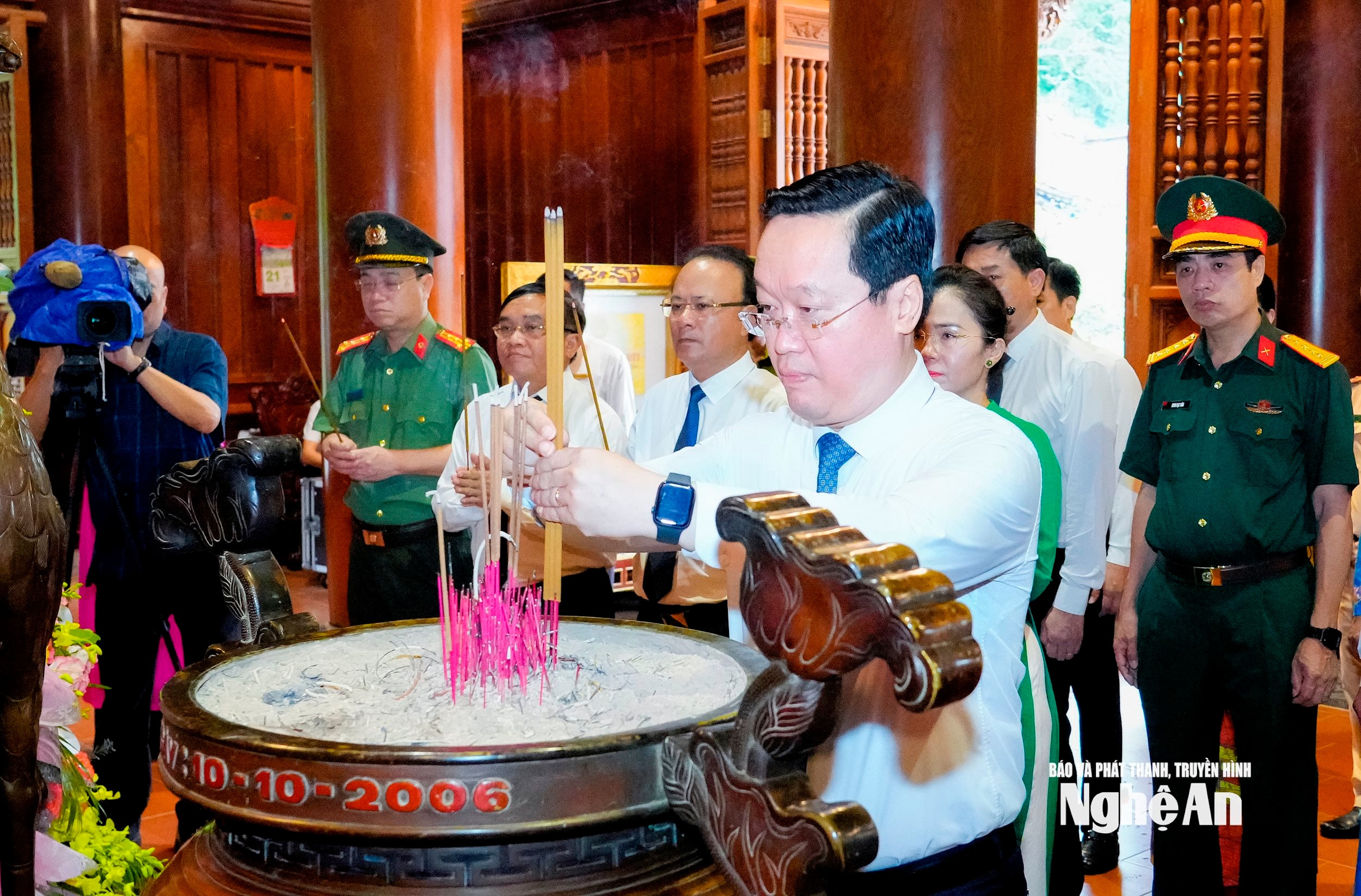 Anh-tin-bai