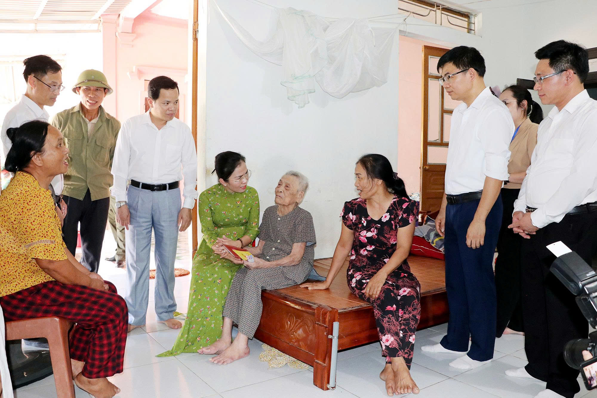 Anh-tin-bai