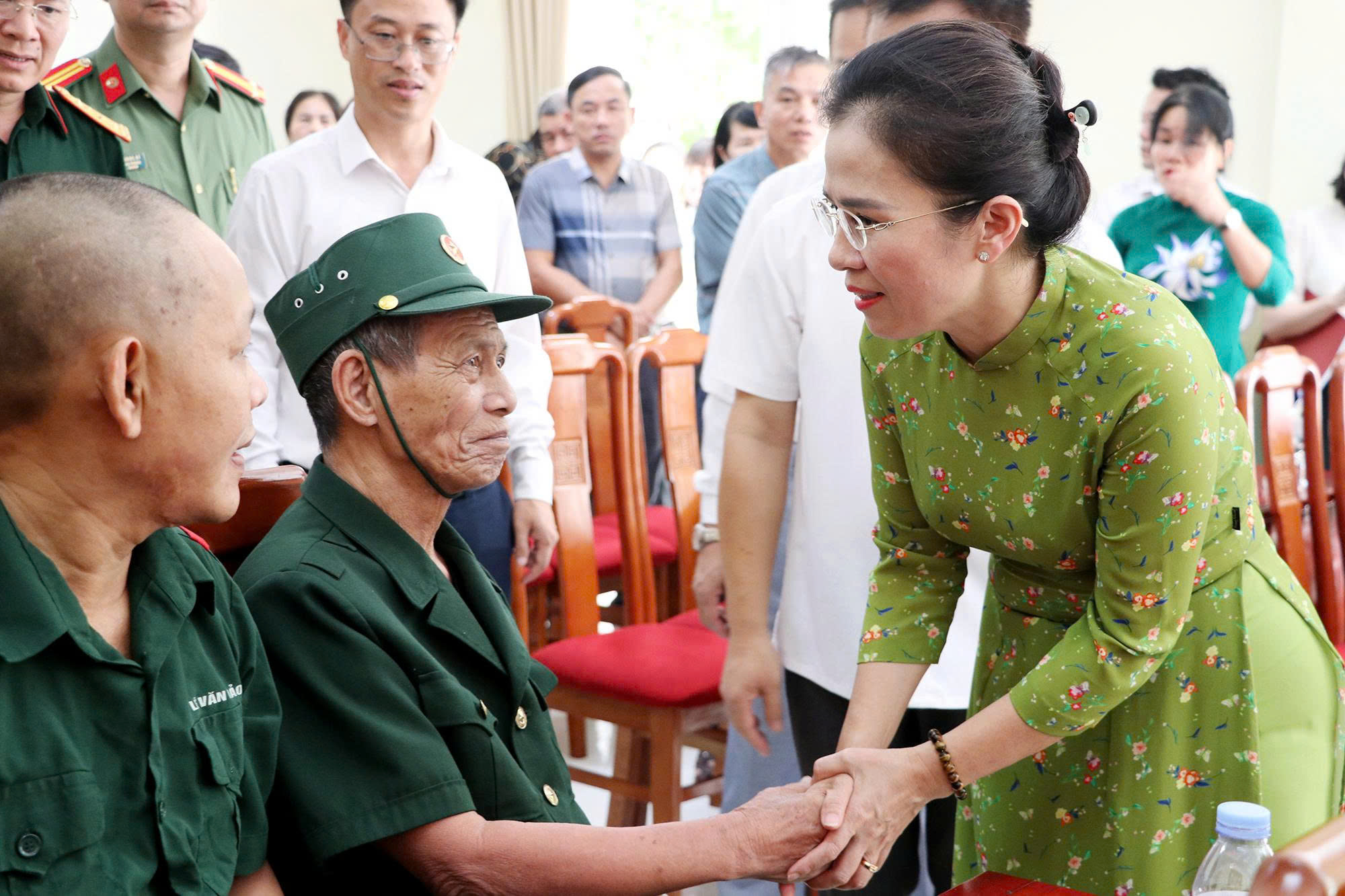Anh-tin-bai