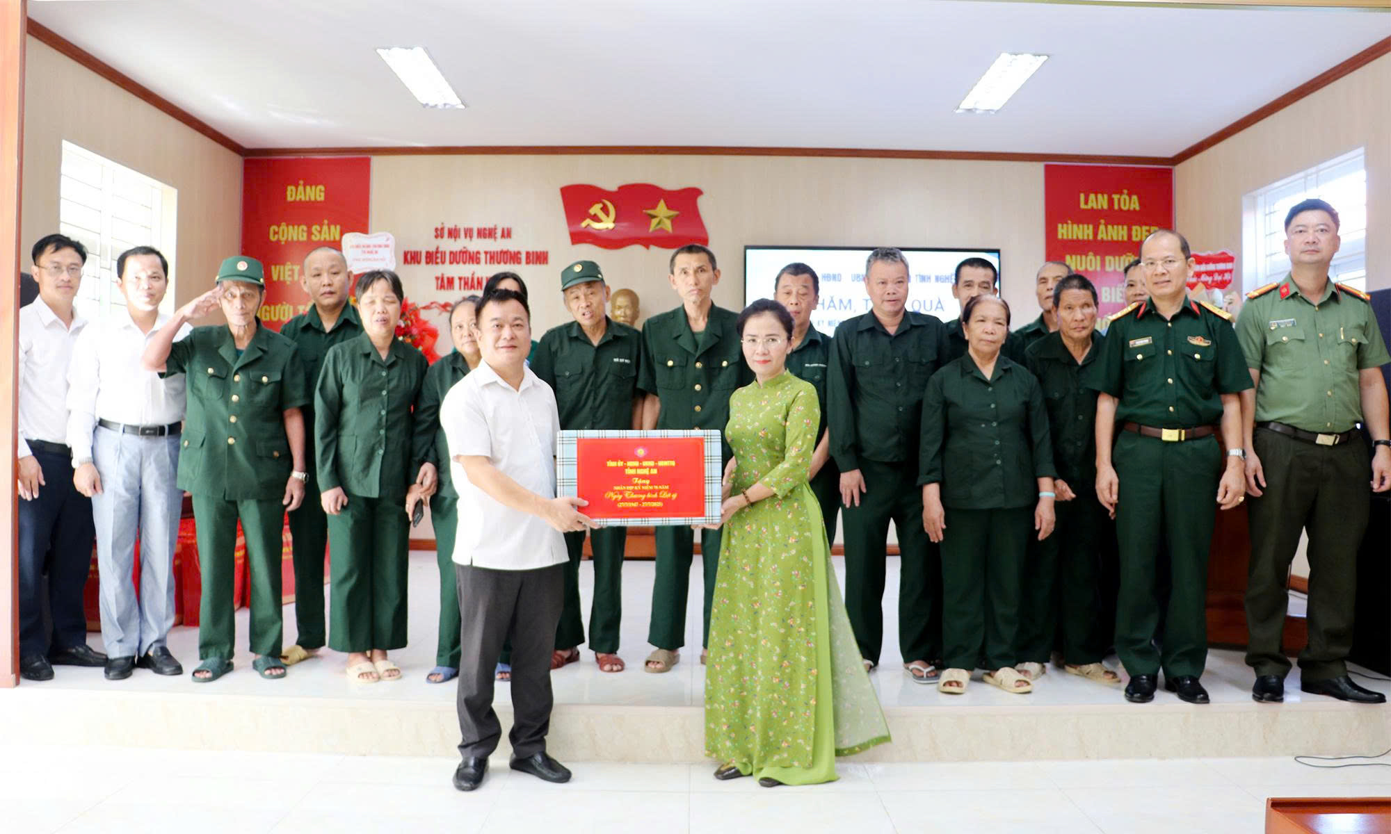 Anh-tin-bai