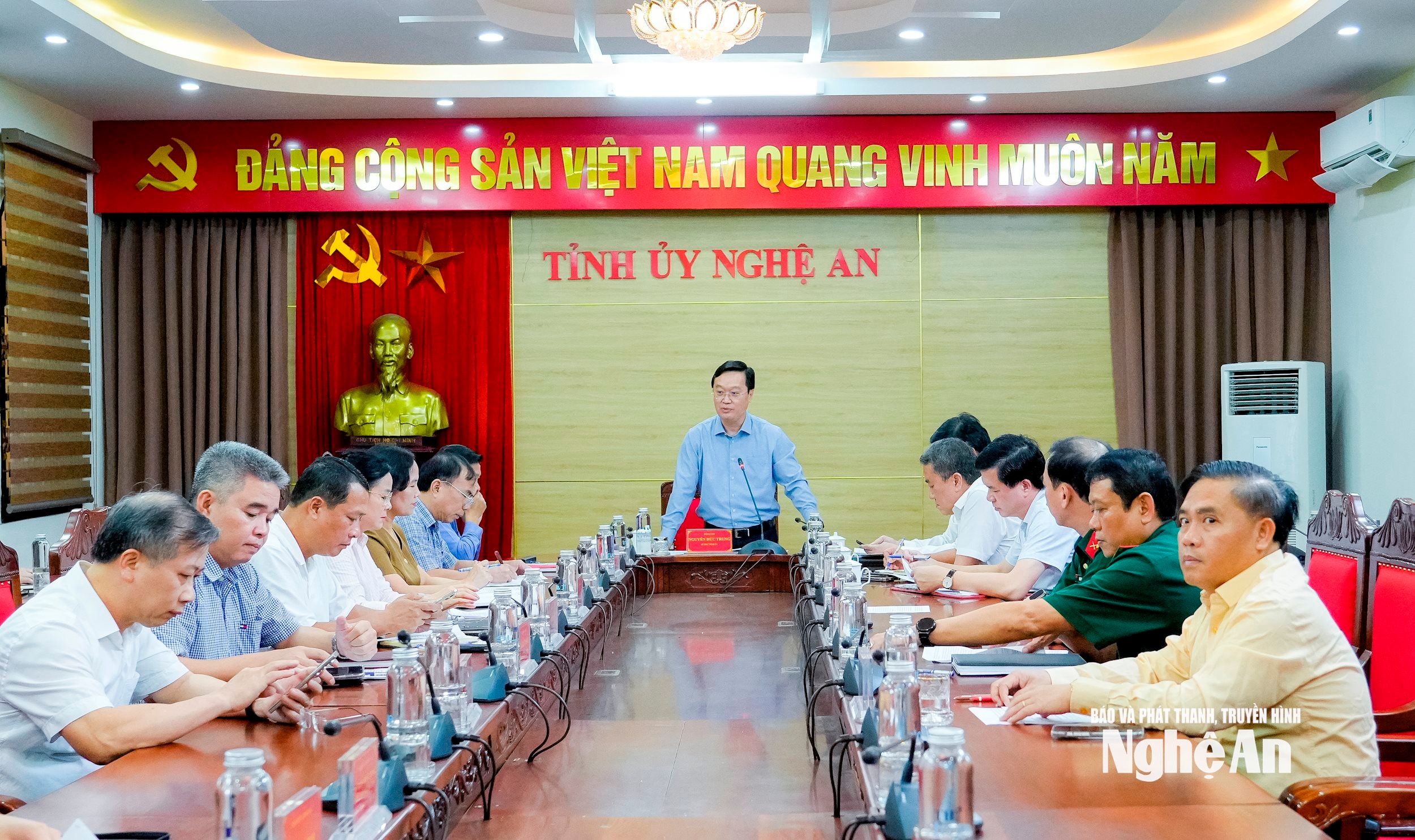 Anh-tin-bai