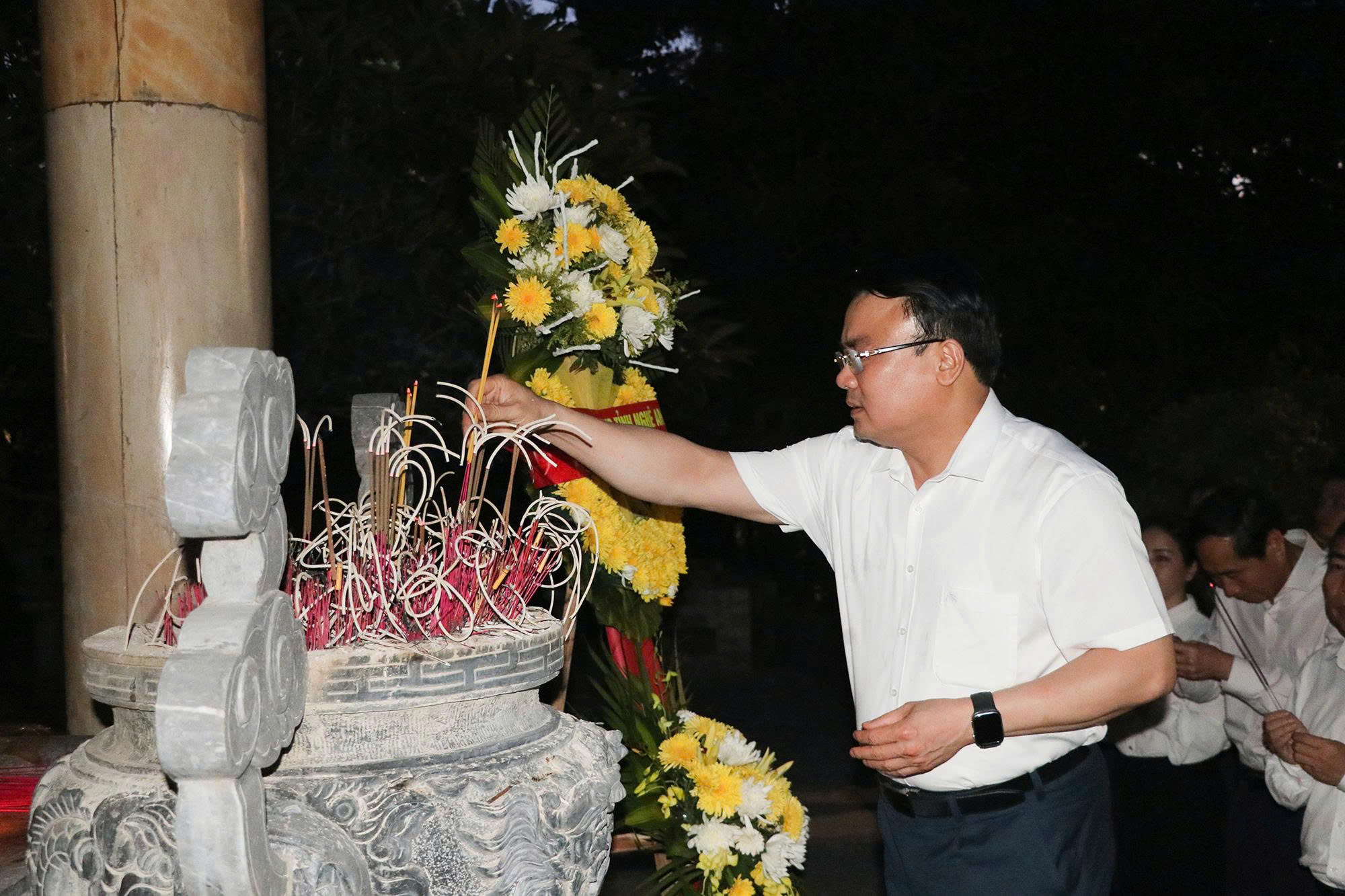 Anh-tin-bai