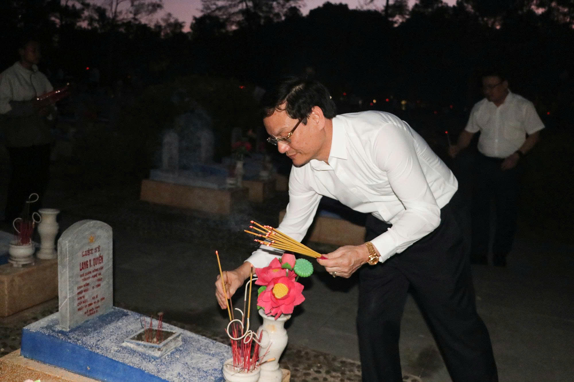 Anh-tin-bai