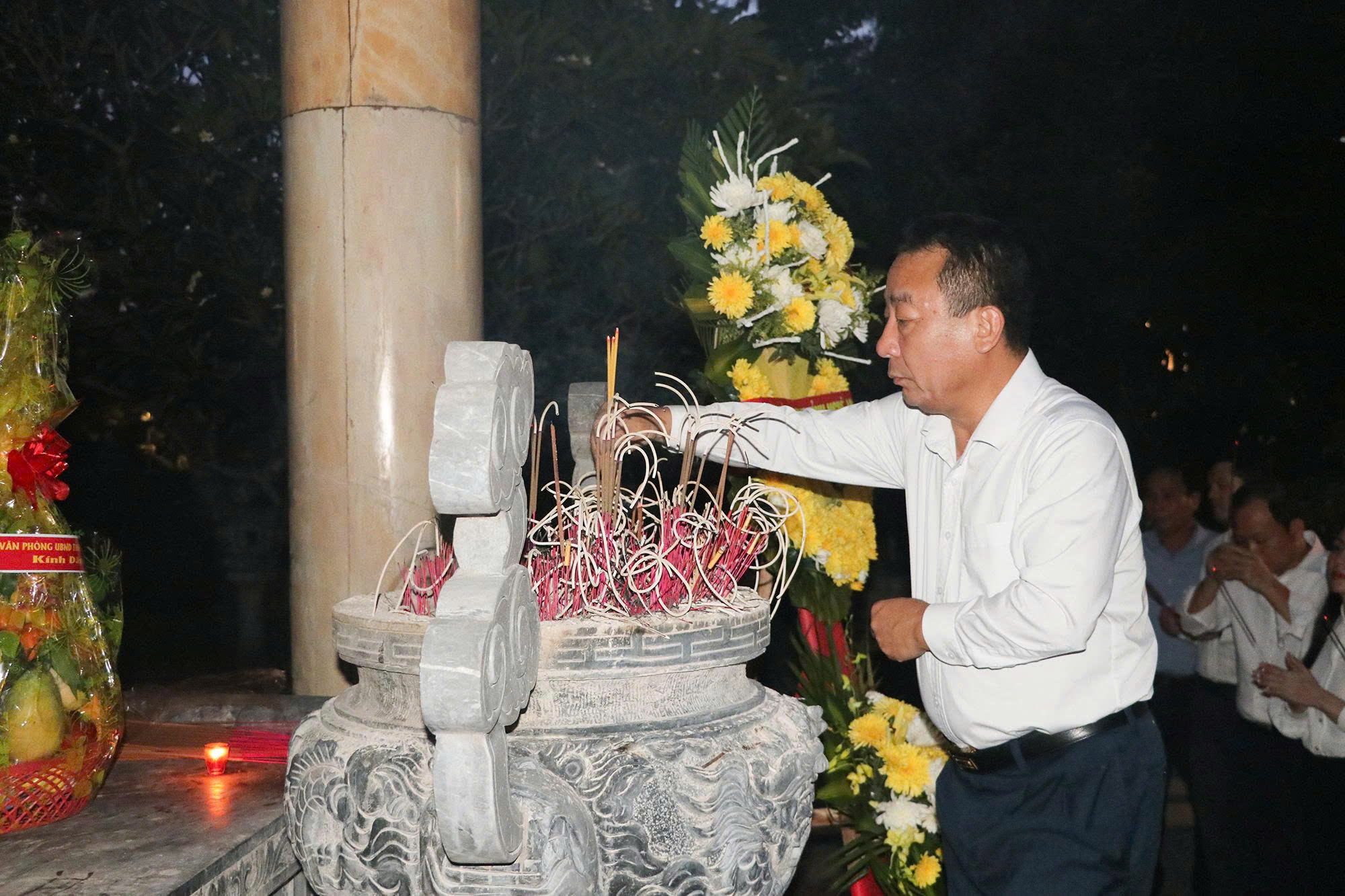 Anh-tin-bai