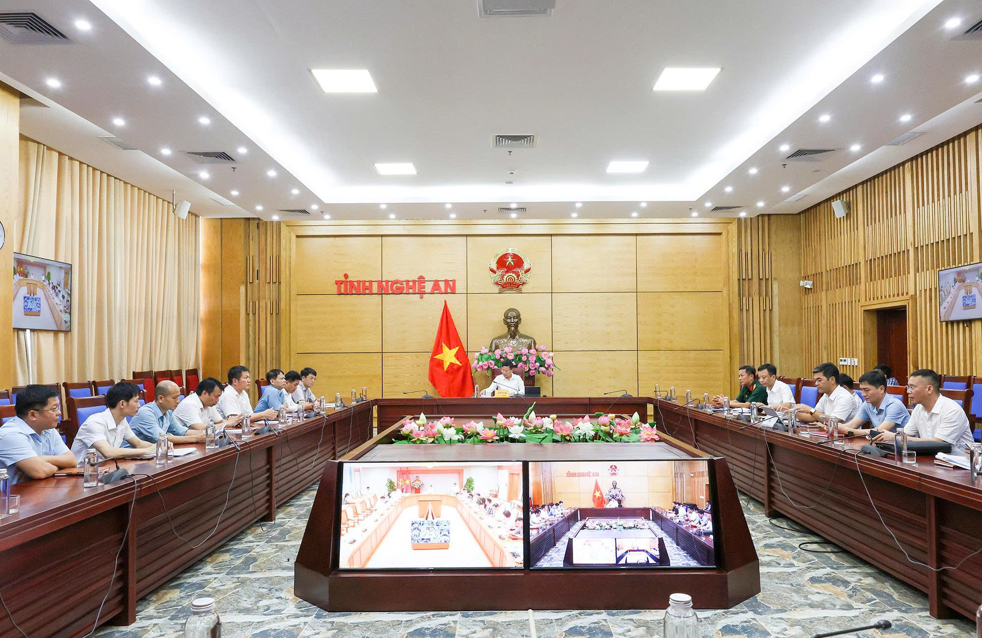 Anh-tin-bai