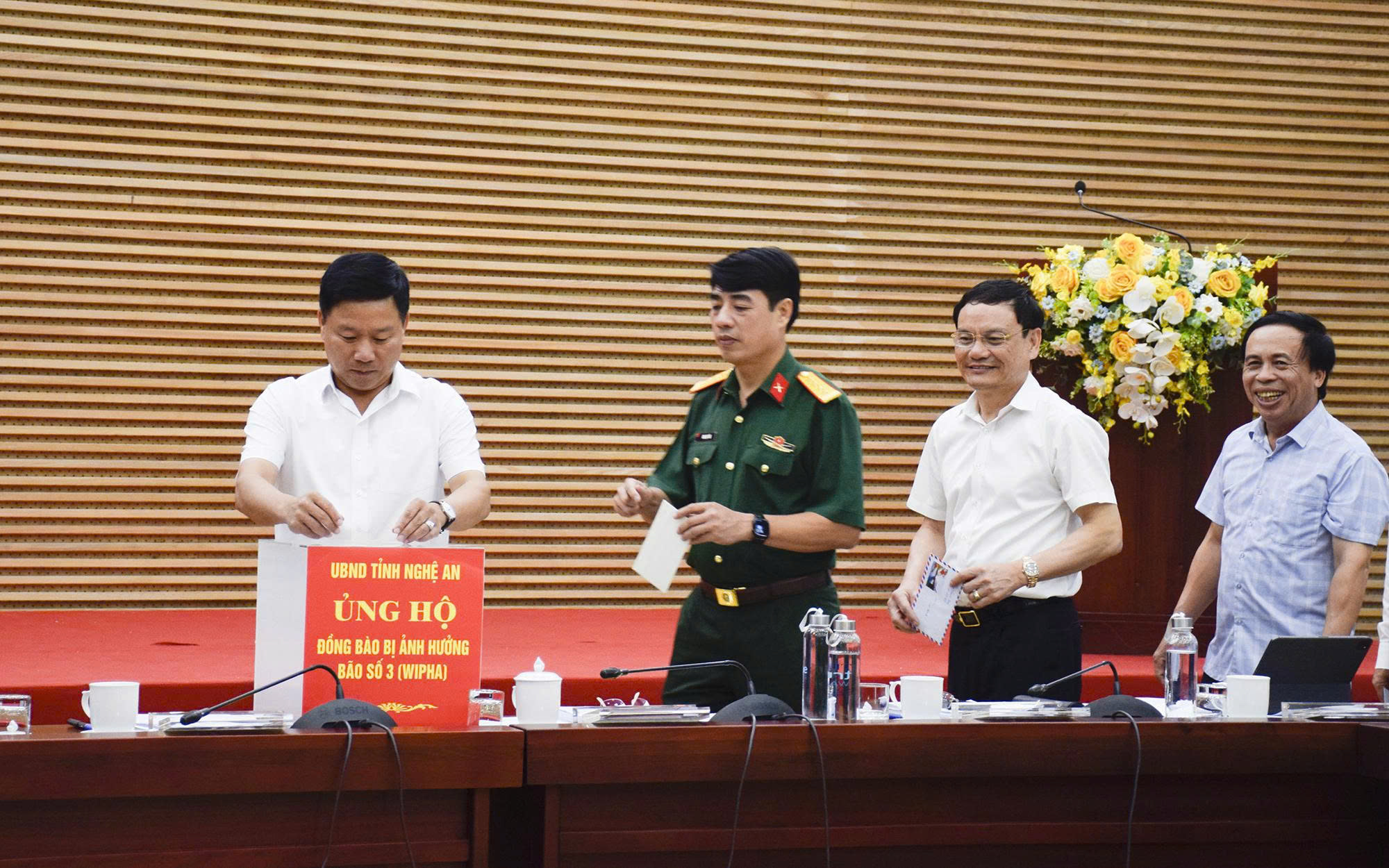 Anh-tin-bai