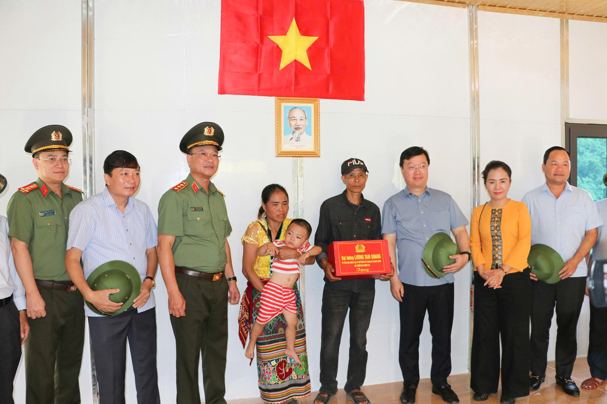 Anh-tin-bai