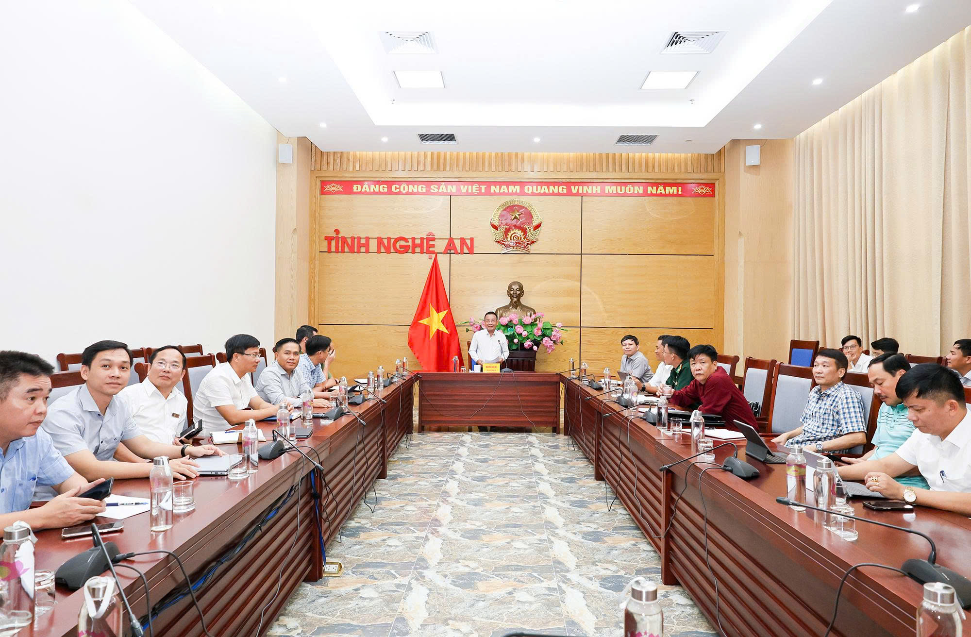 Anh-tin-bai