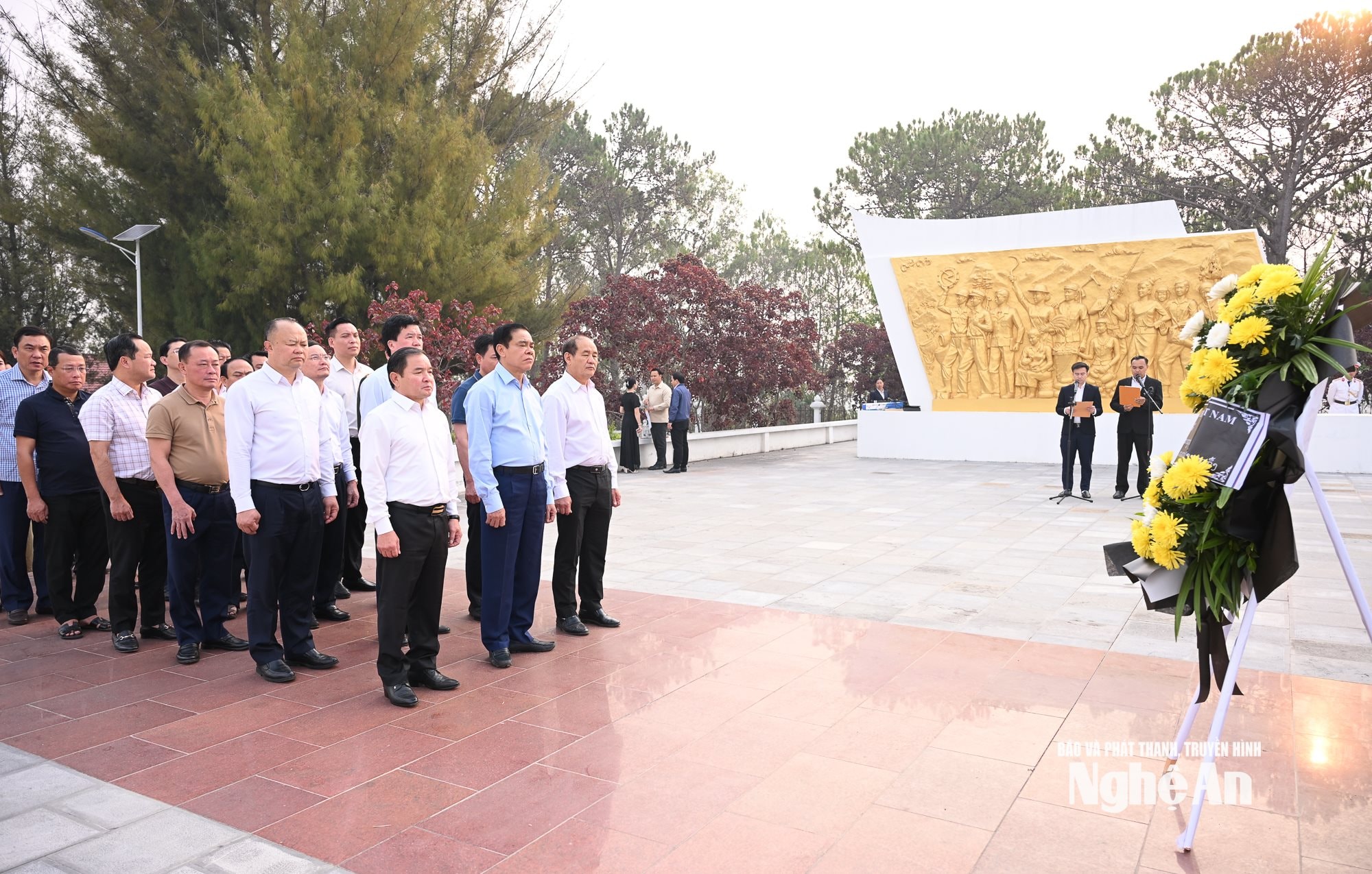 Anh-tin-bai