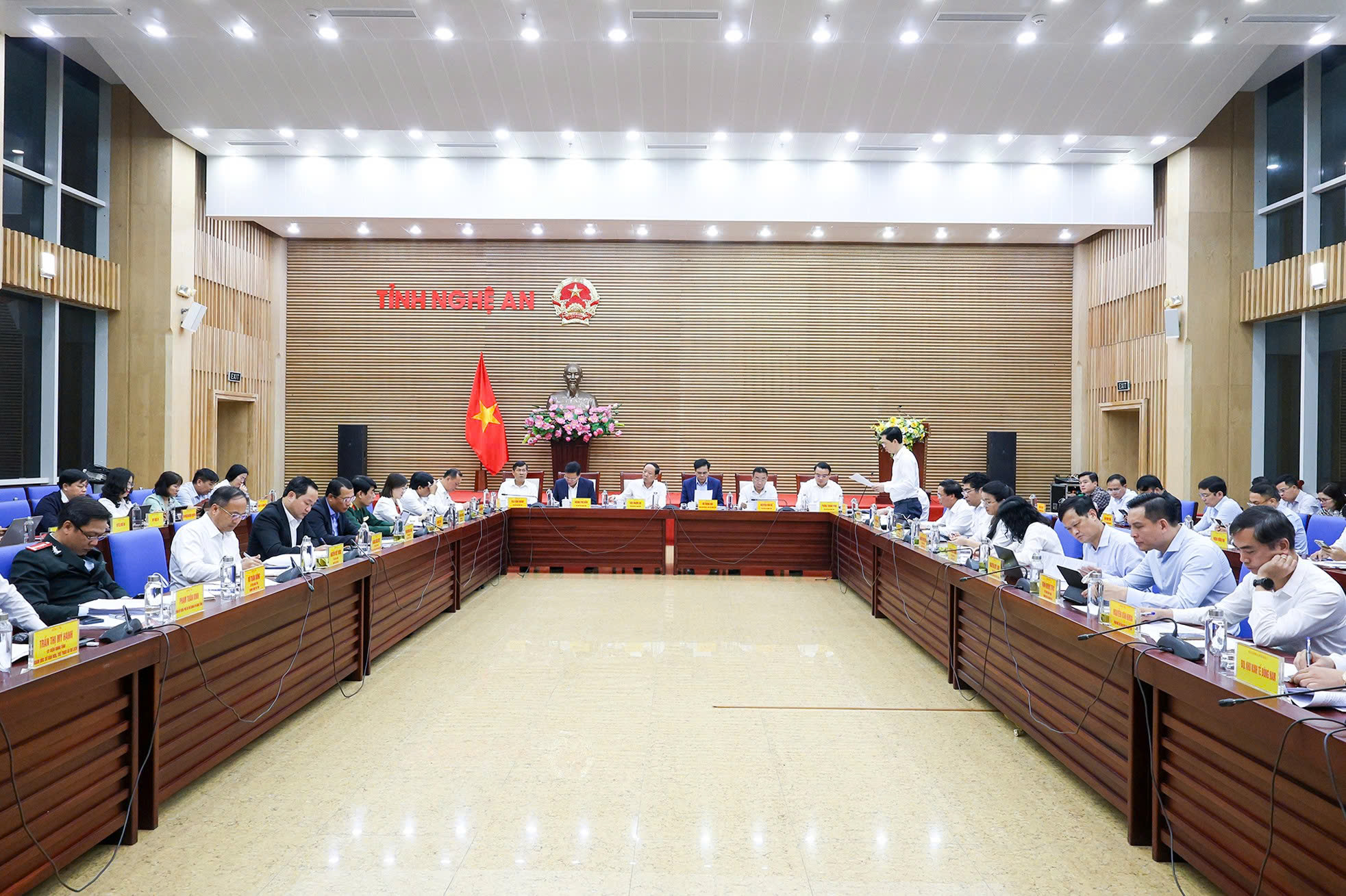 Anh-tin-bai