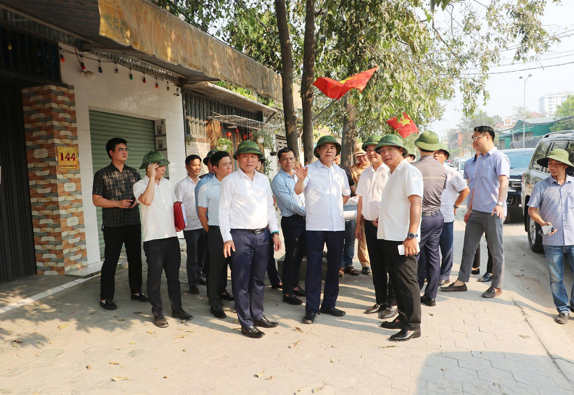 Anh-tin-bai
