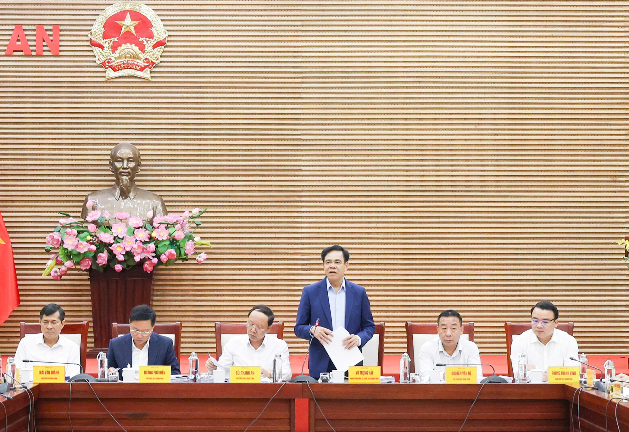 Anh-tin-bai