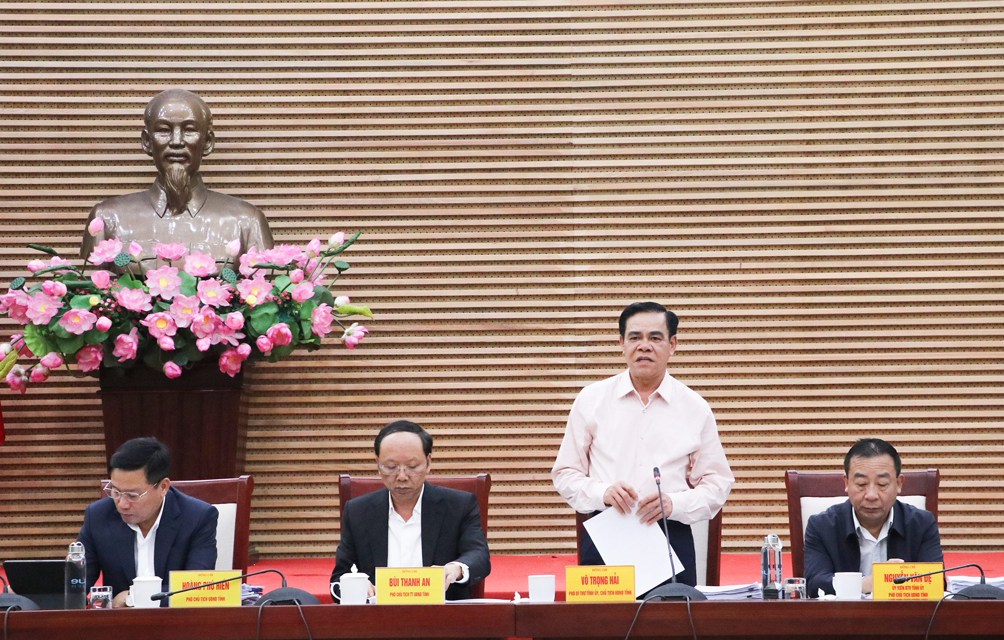 Anh-tin-bai