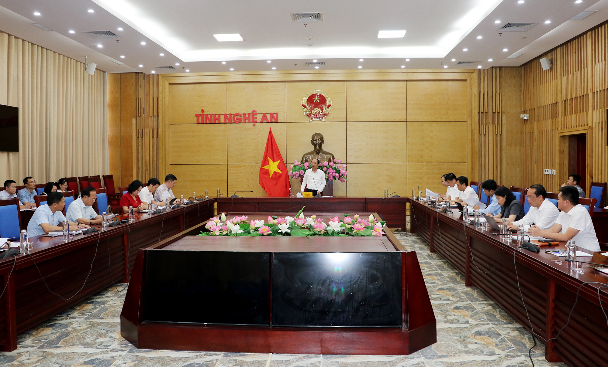 Anh-tin-bai