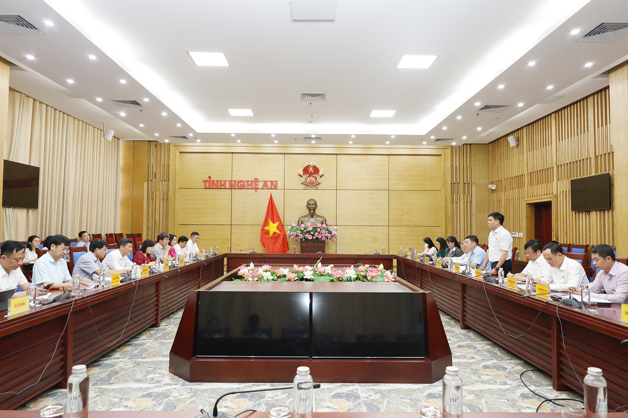 Anh-tin-bai