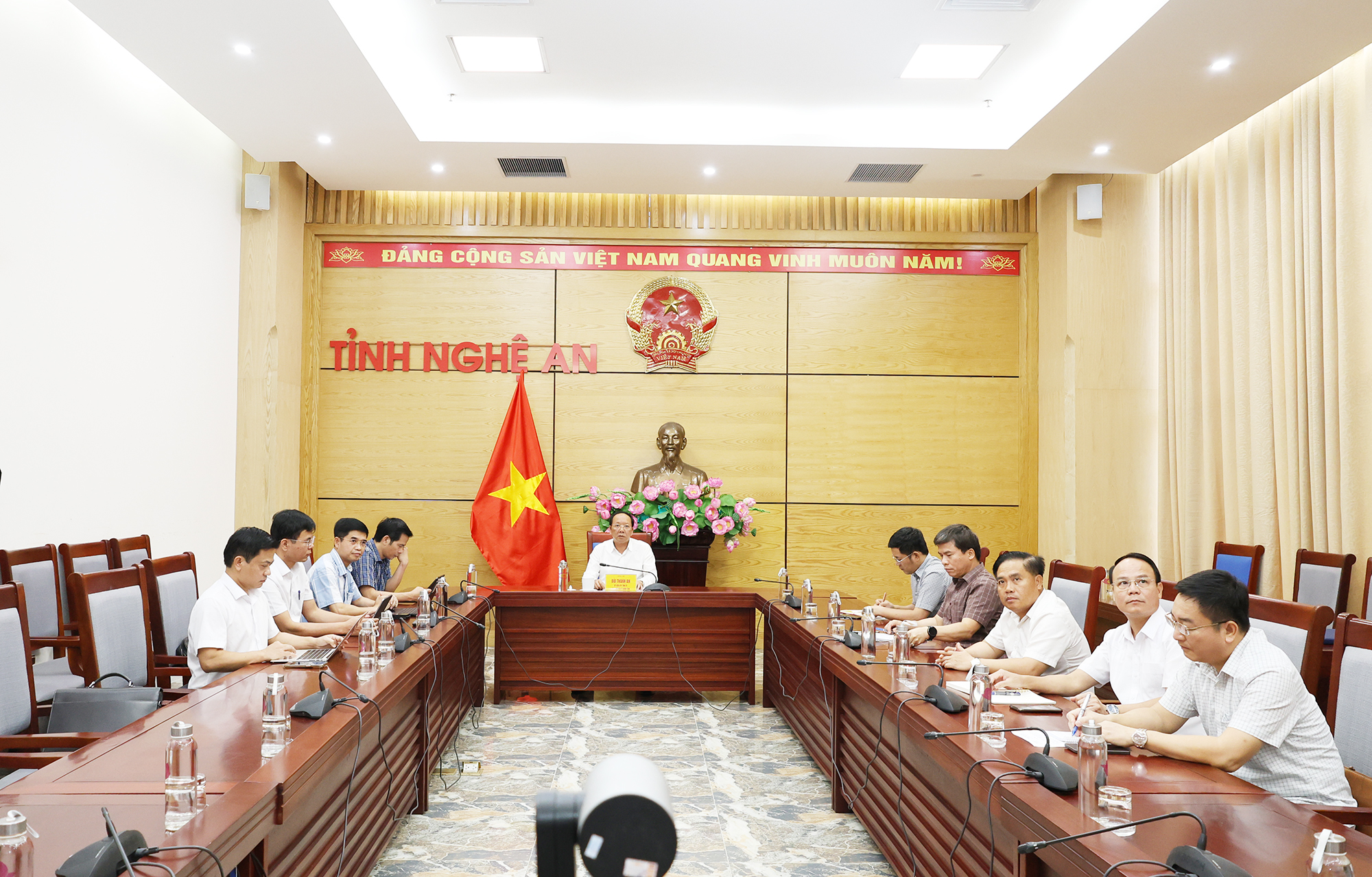 Anh-tin-bai