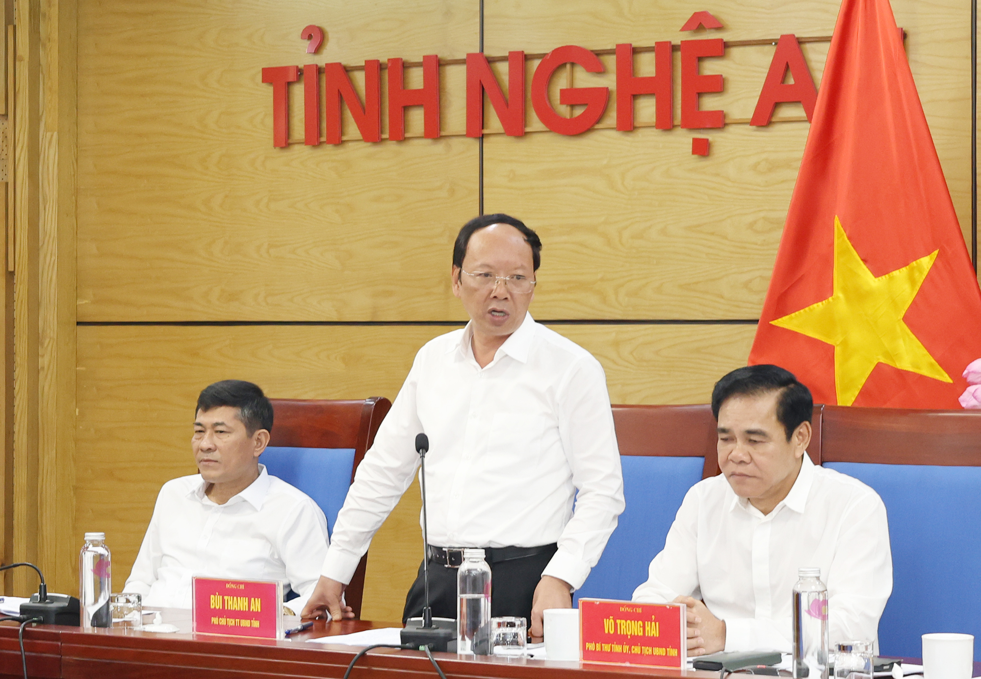 Anh-tin-bai