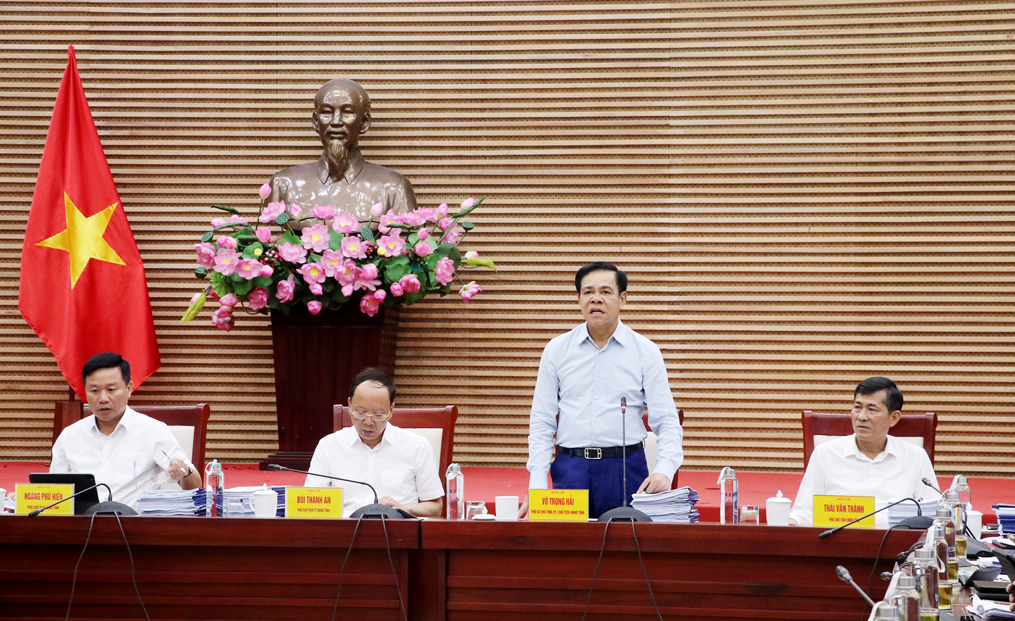 Anh-tin-bai