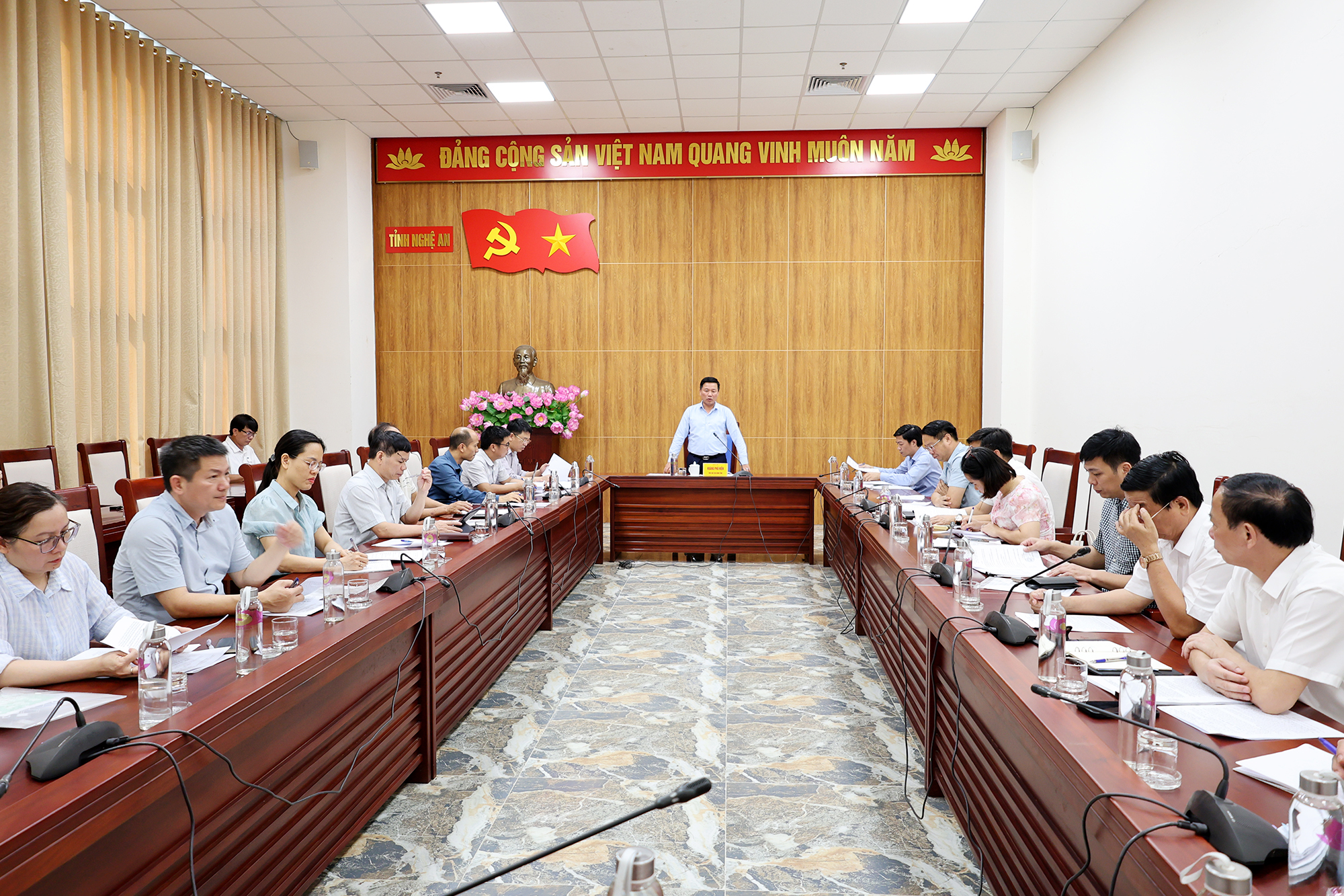 Anh-tin-bai