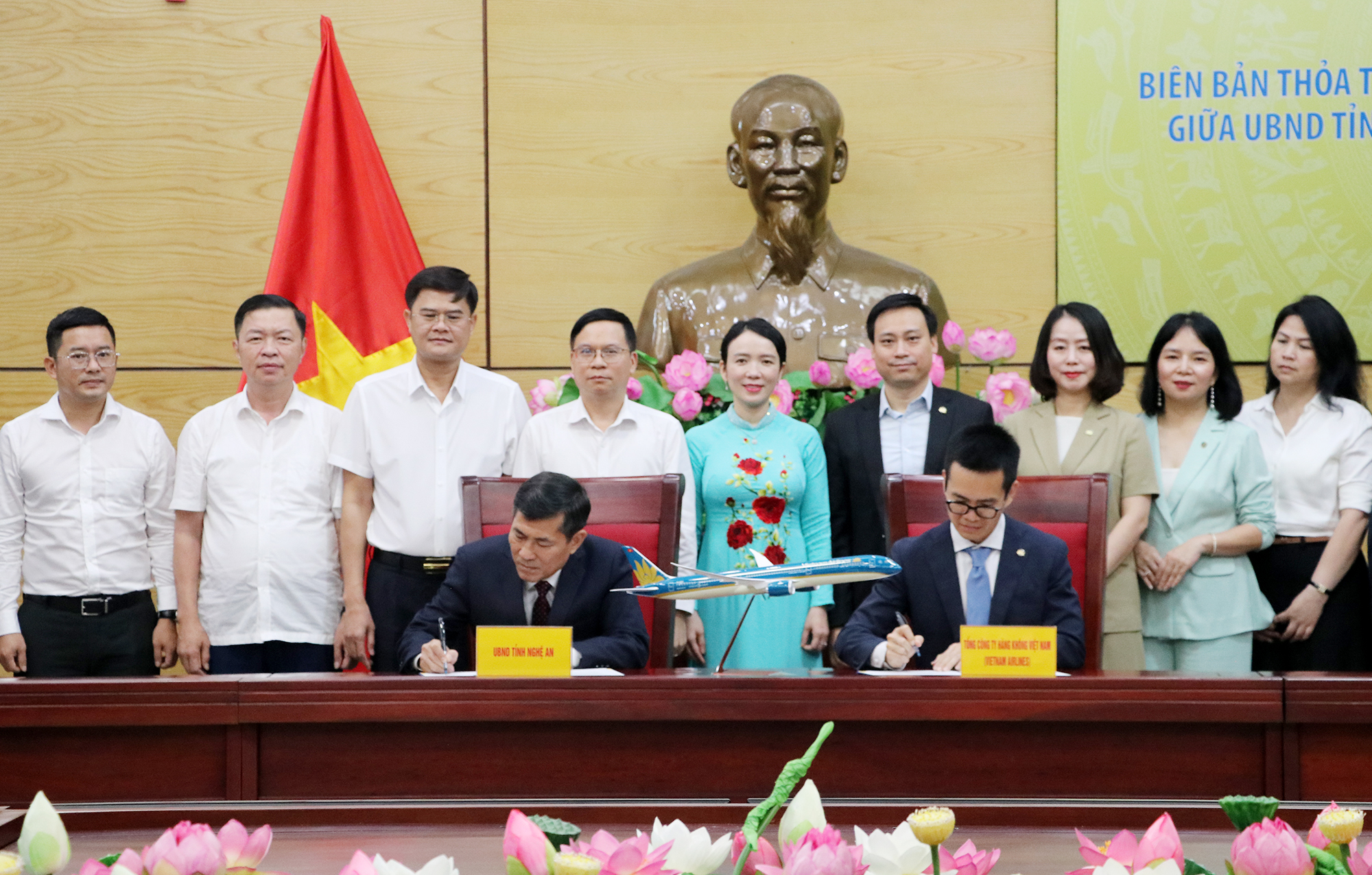 Anh-tin-bai