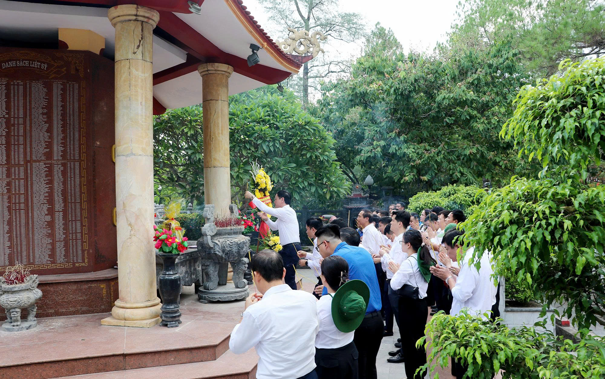 Anh-tin-bai