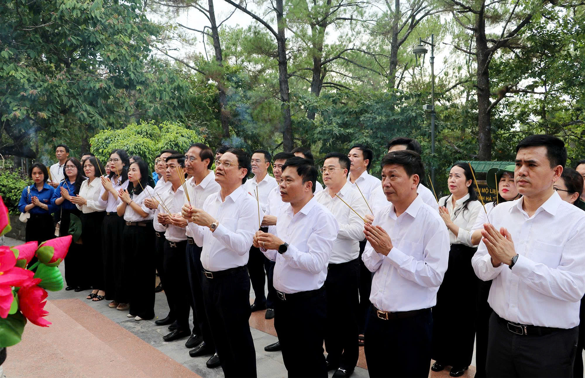 Anh-tin-bai