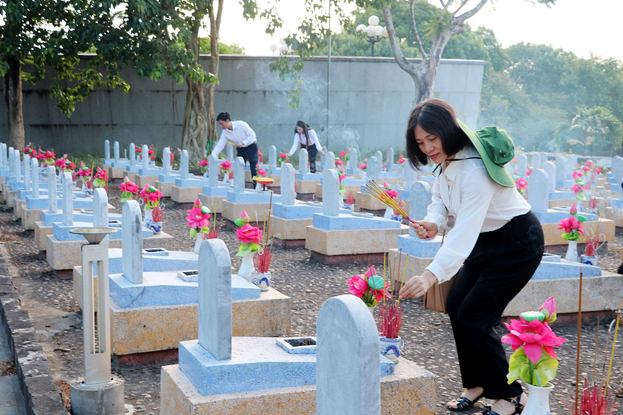 Anh-tin-bai
