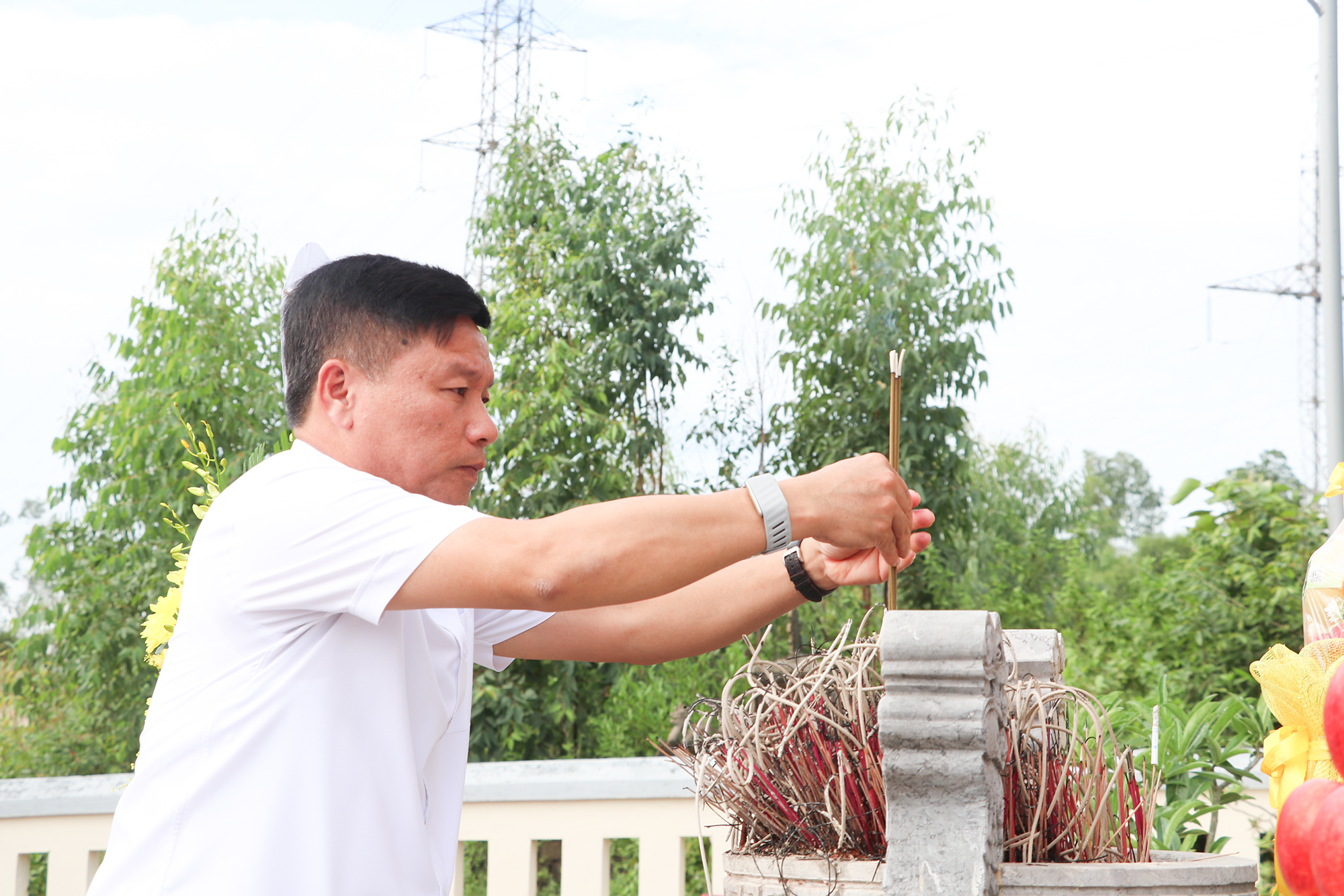 Anh-tin-bai