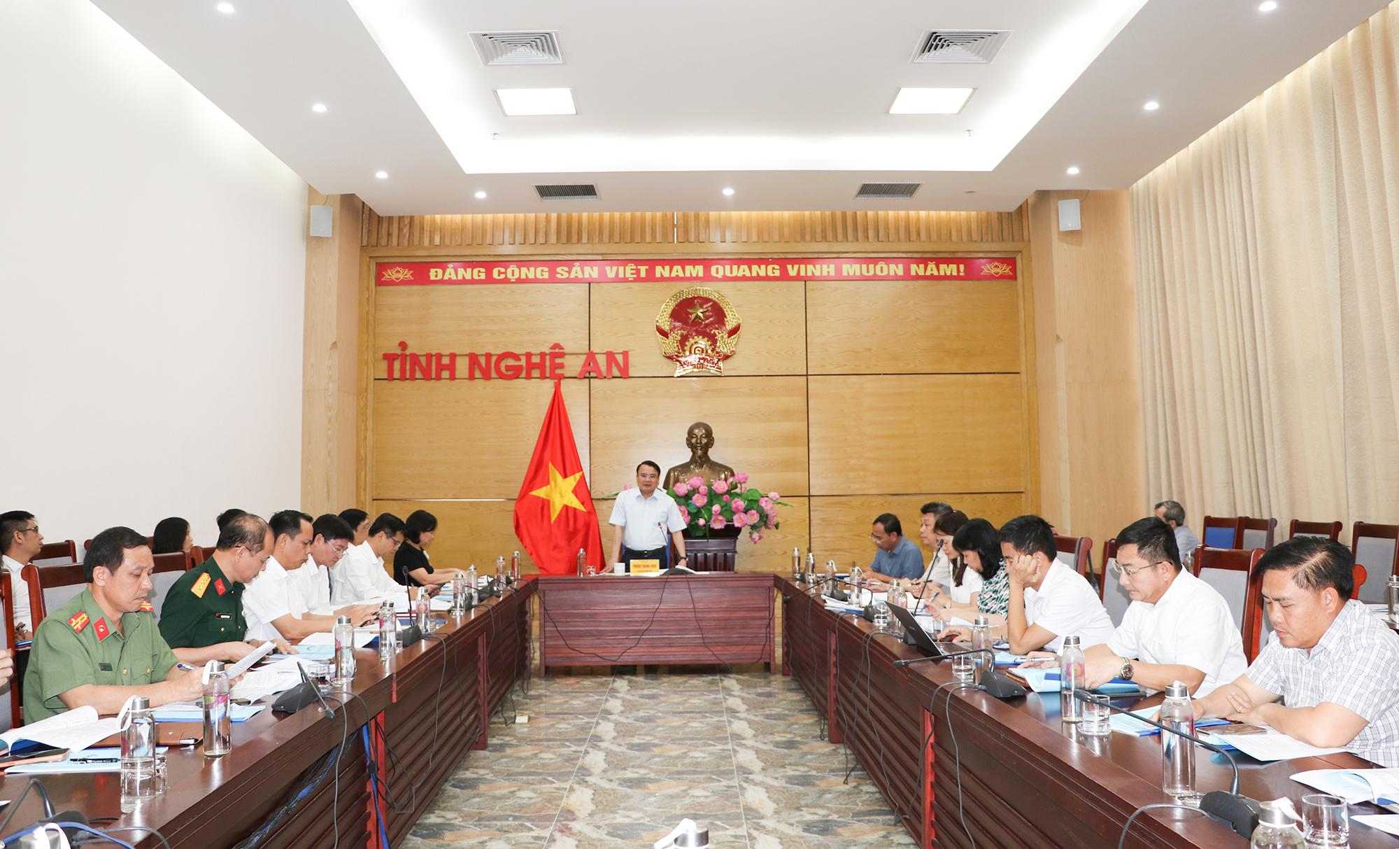 Anh-tin-bai