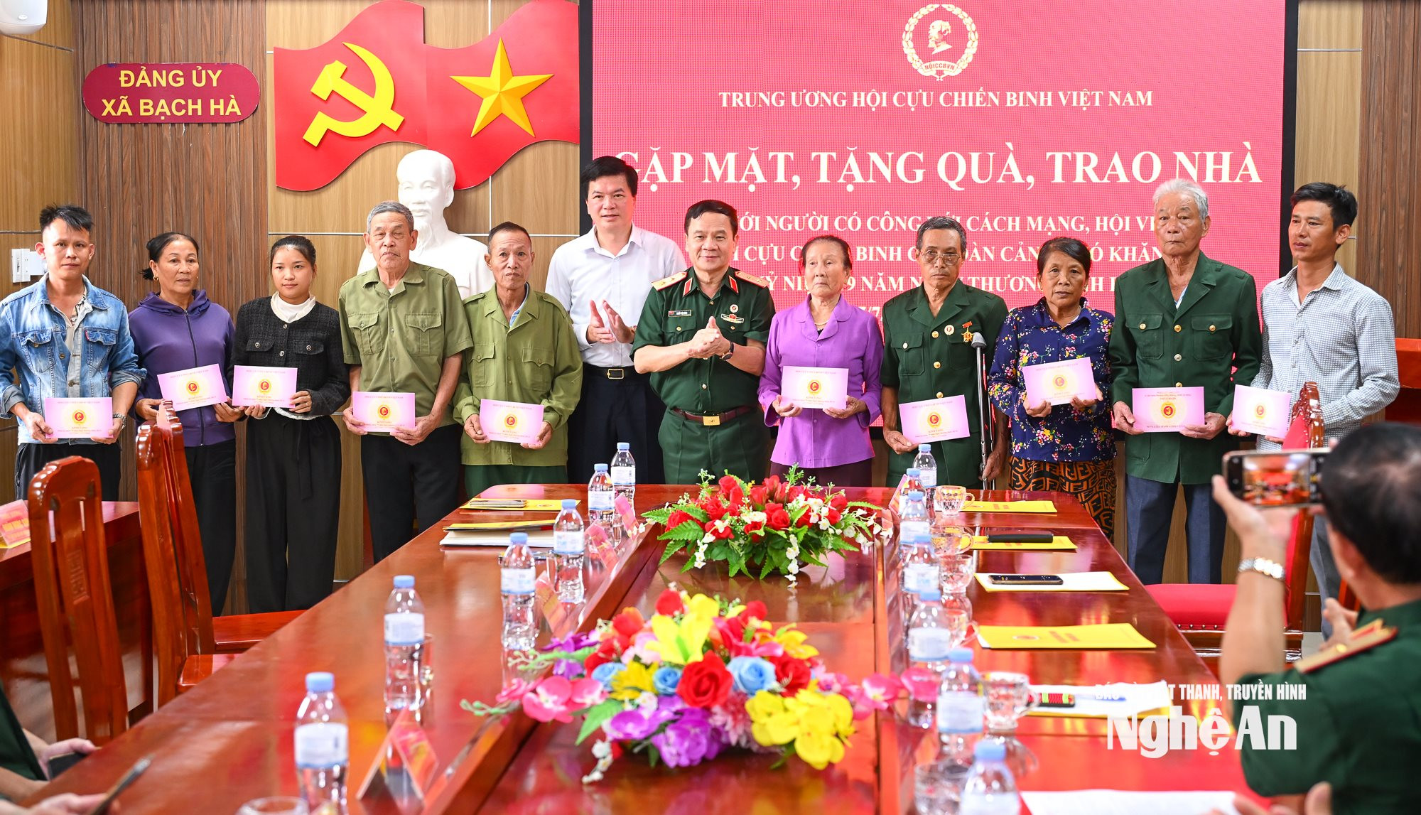 Anh-tin-bai
