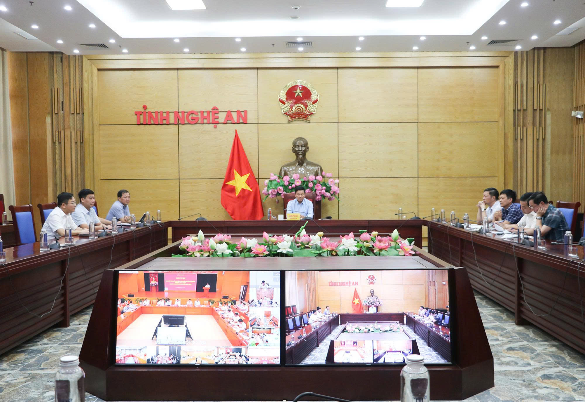 Anh-tin-bai