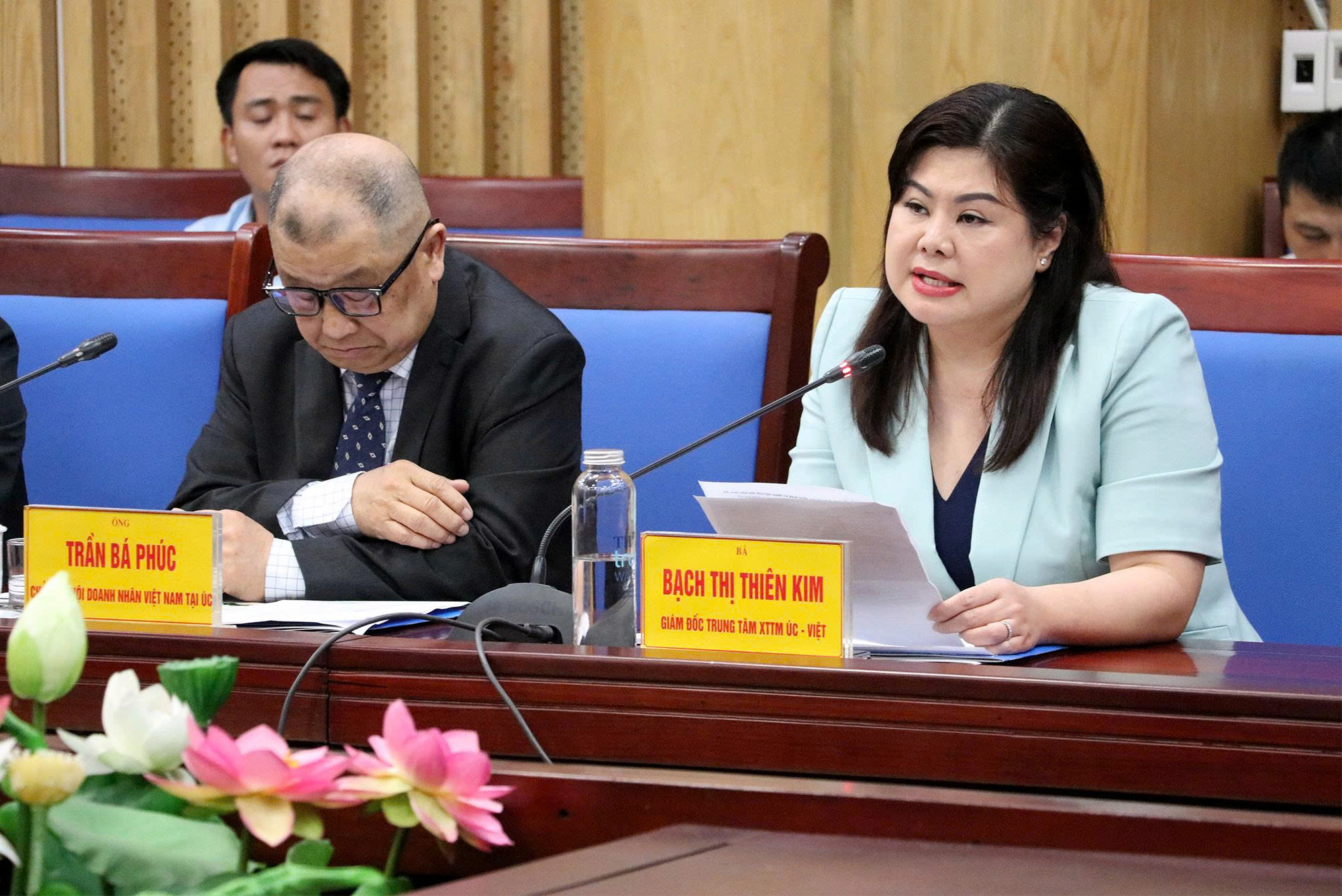 Anh-tin-bai