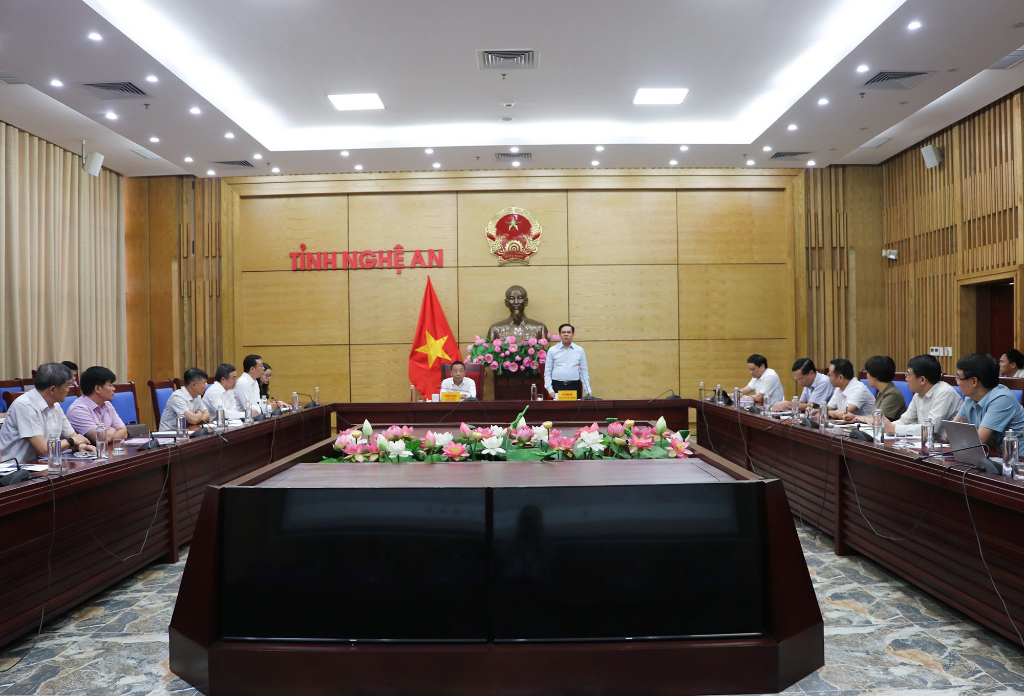 Anh-tin-bai