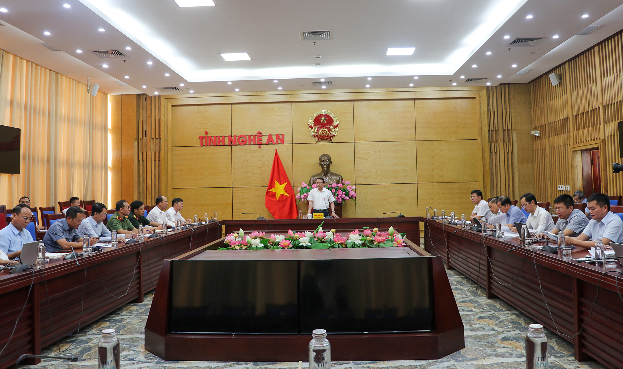 Anh-tin-bai
