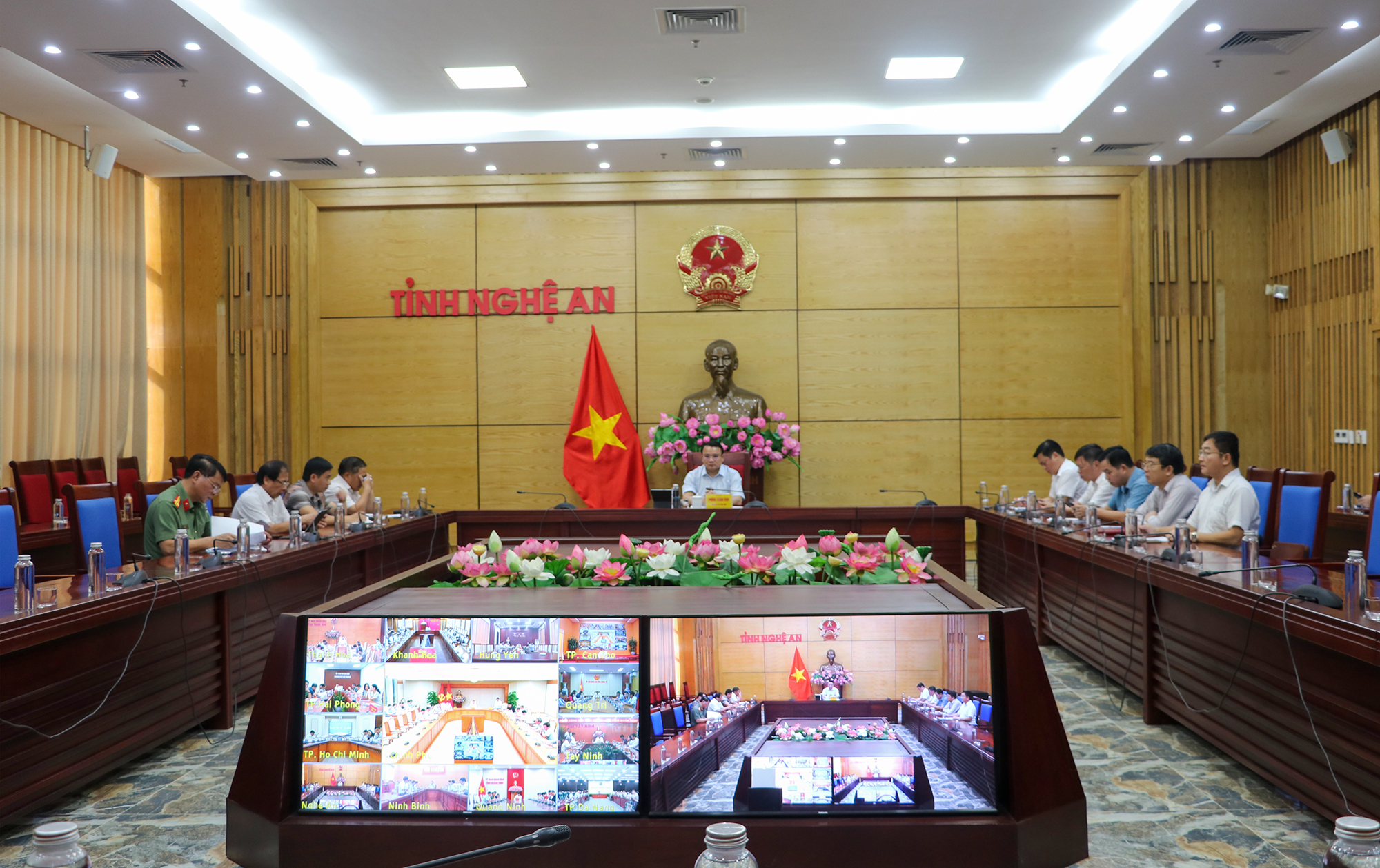 Anh-tin-bai