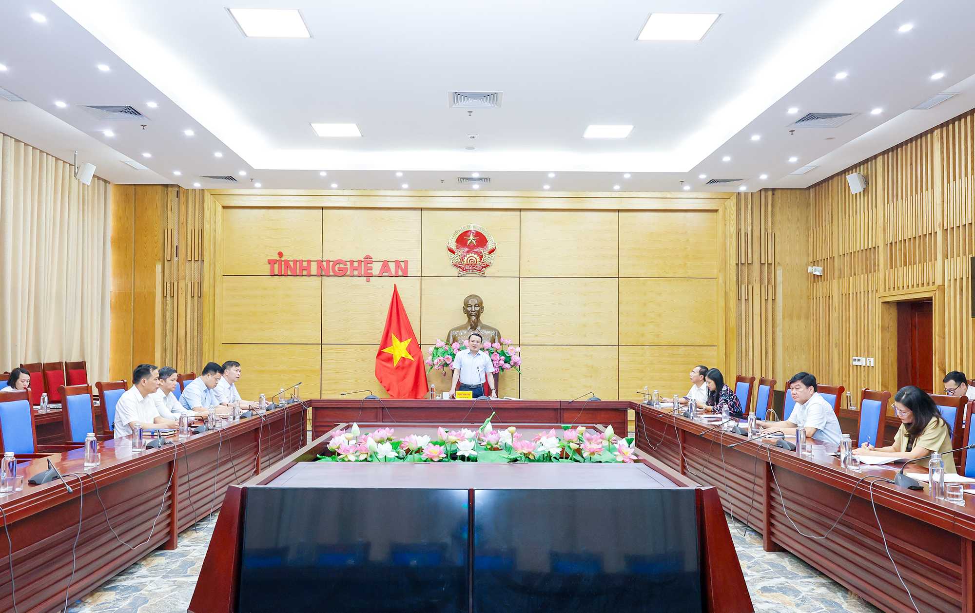 Anh-tin-bai