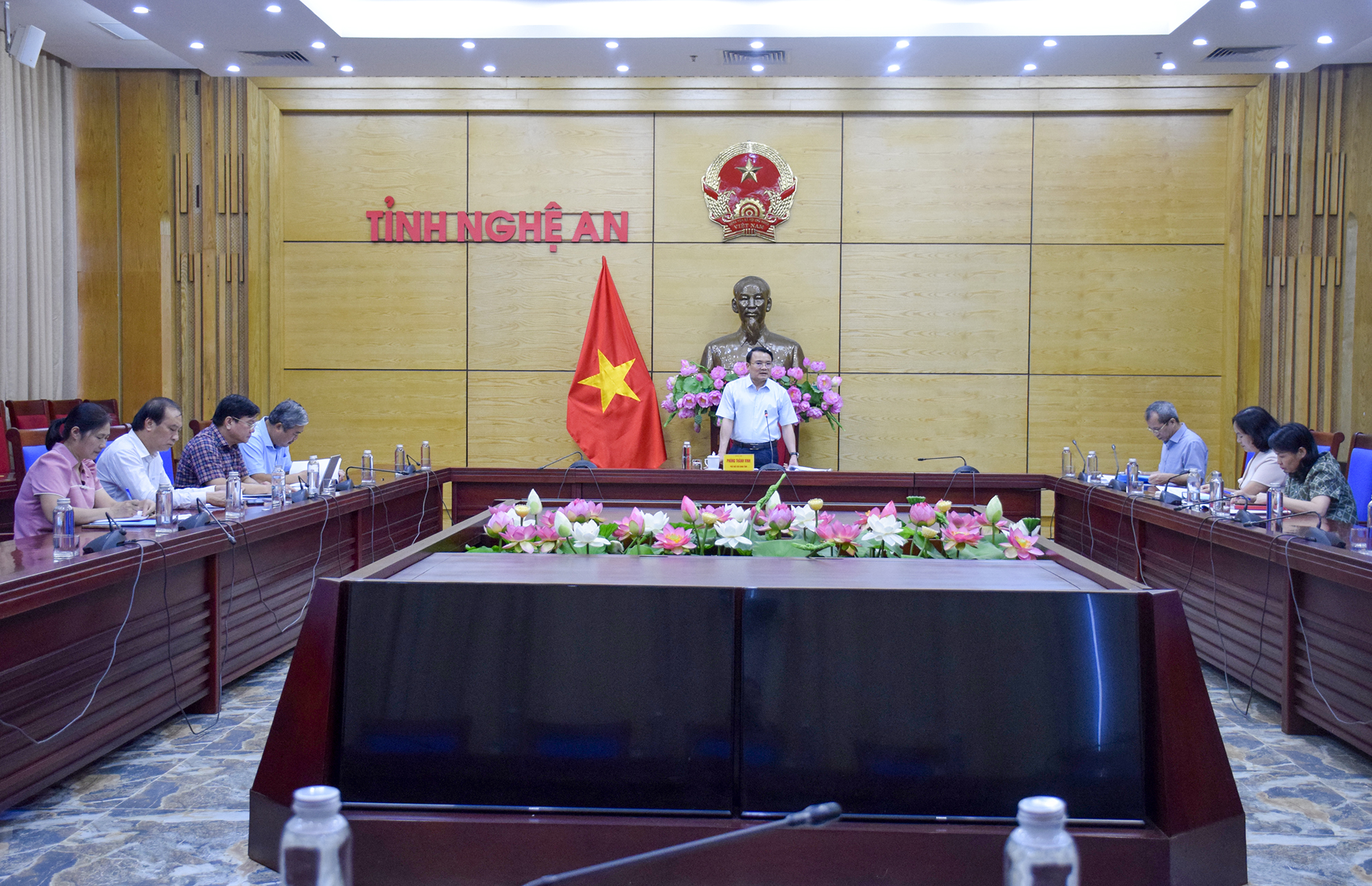 Anh-tin-bai