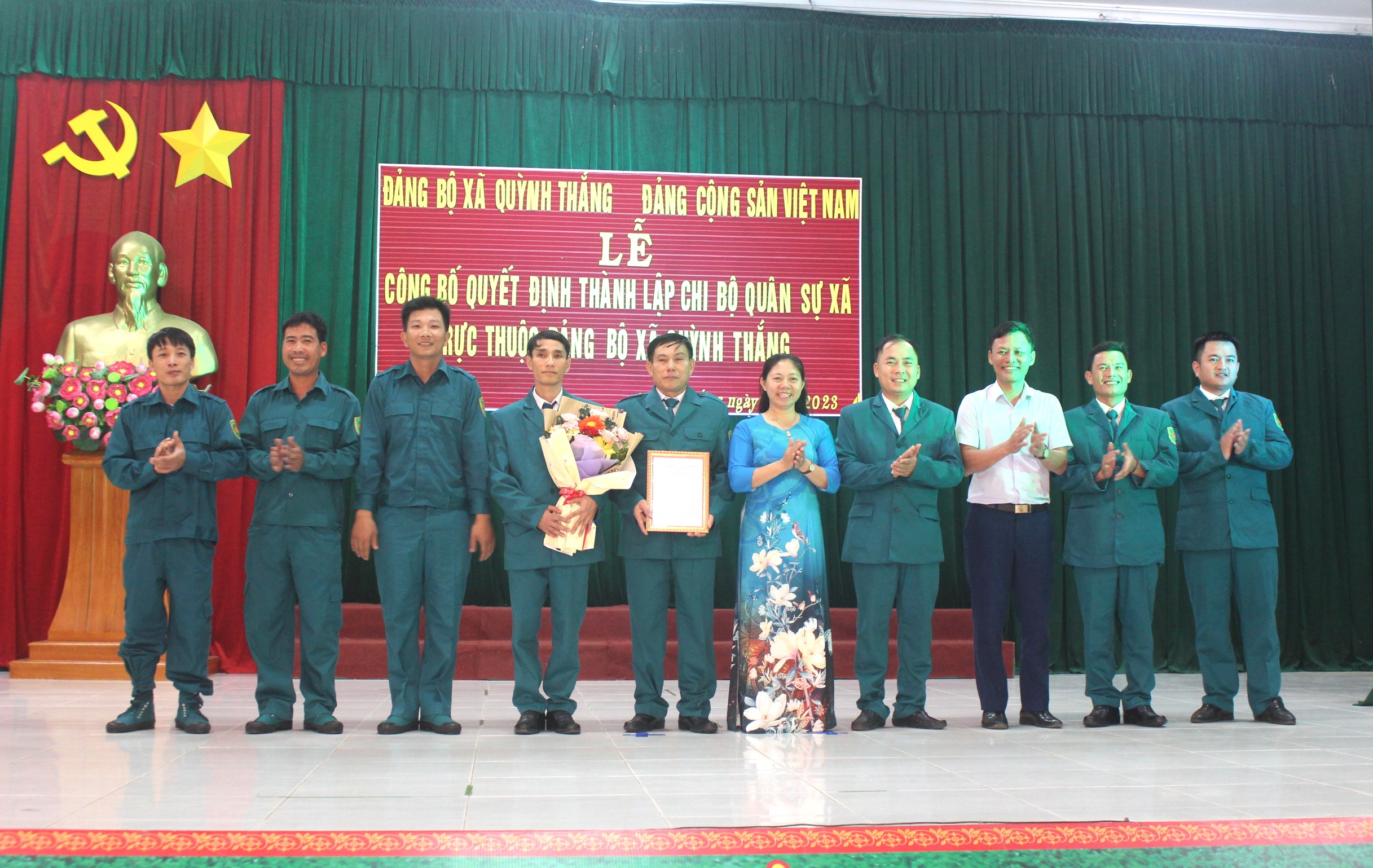 Anh-tin-bai