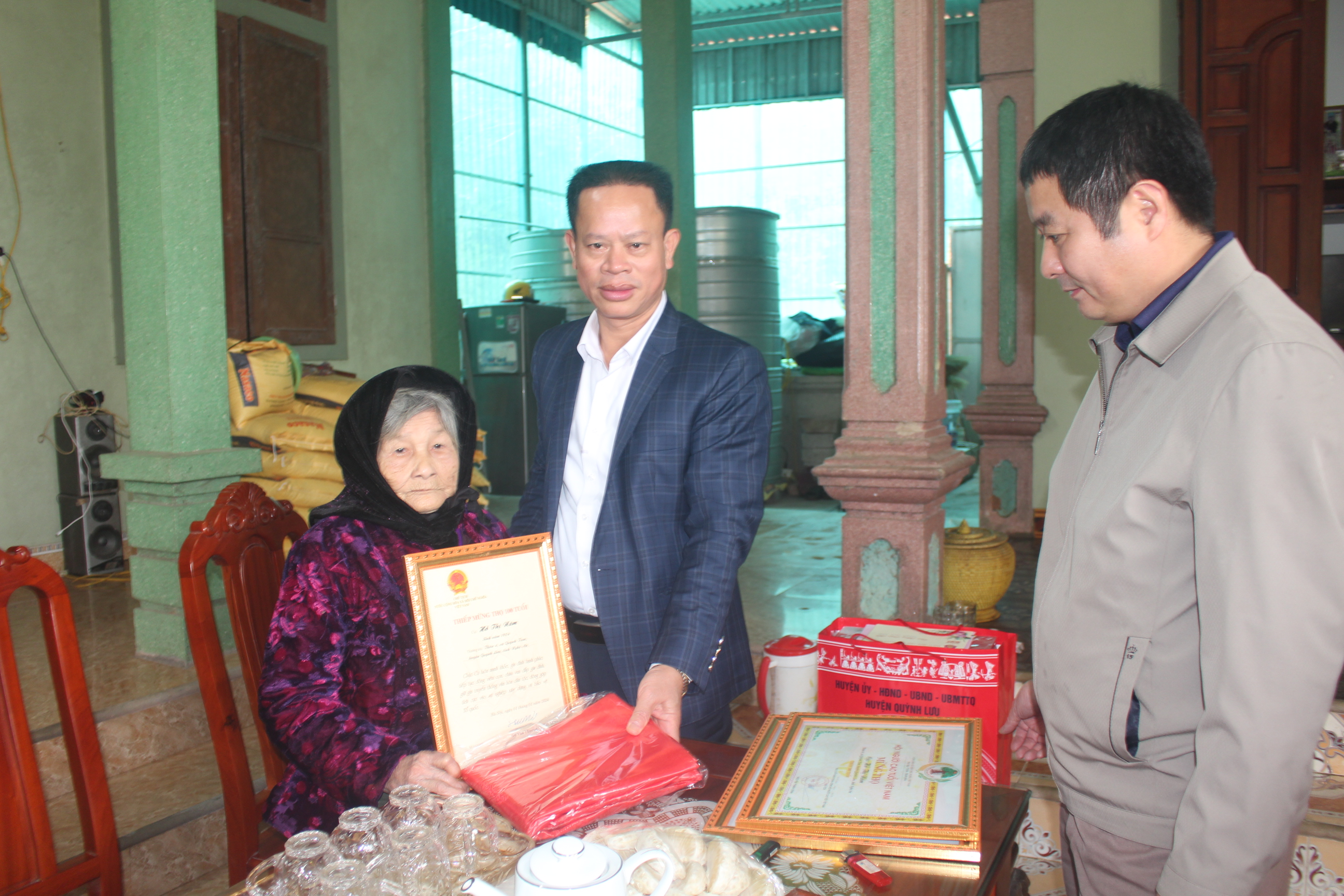 Anh-tin-bai