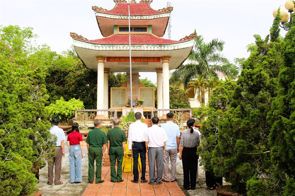 Anh-tin-bai