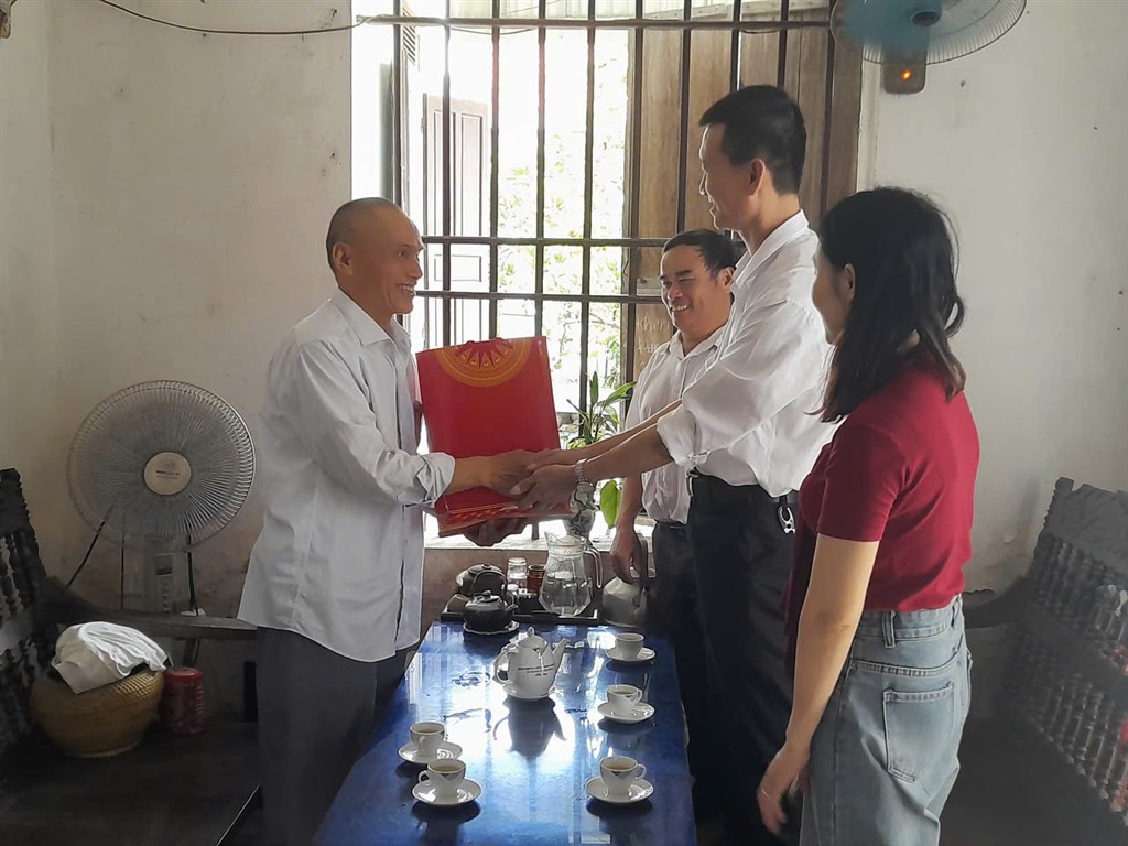 Anh-tin-bai