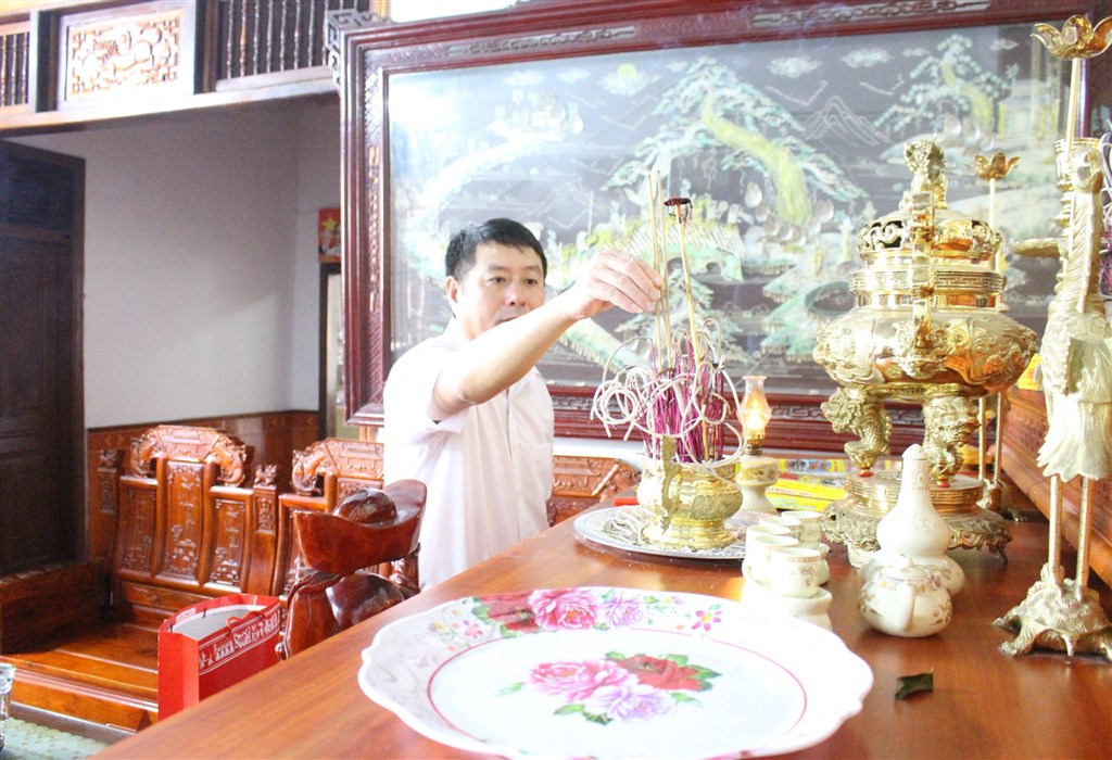 Anh-tin-bai