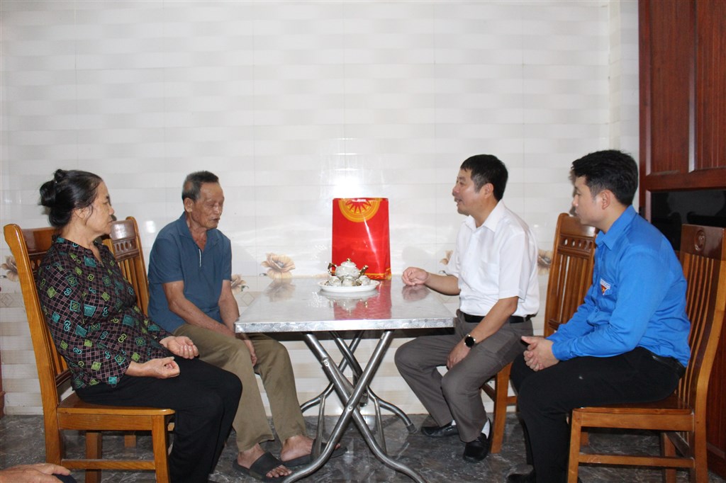 Anh-tin-bai