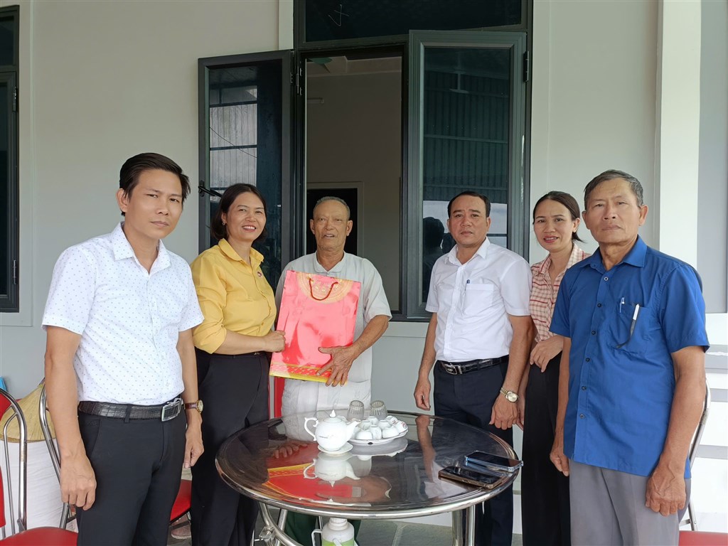 Anh-tin-bai